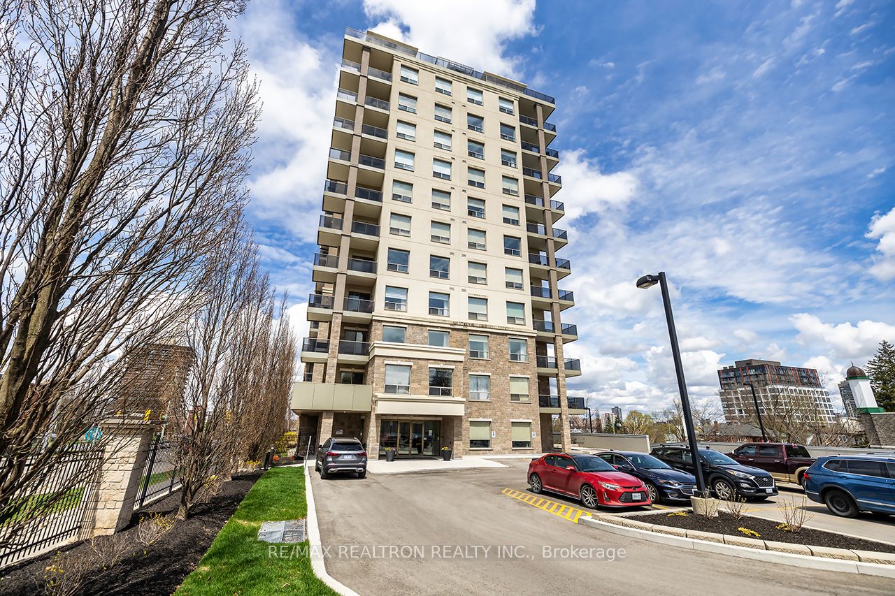 223 Erb Street W 604, Waterloo, ON N2L 0B3 photo 2