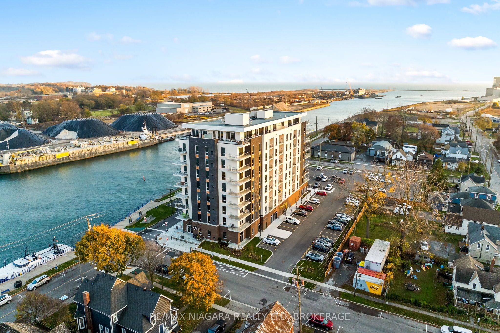 118 West Street 703, Port Colborne, ON L3K 0B9