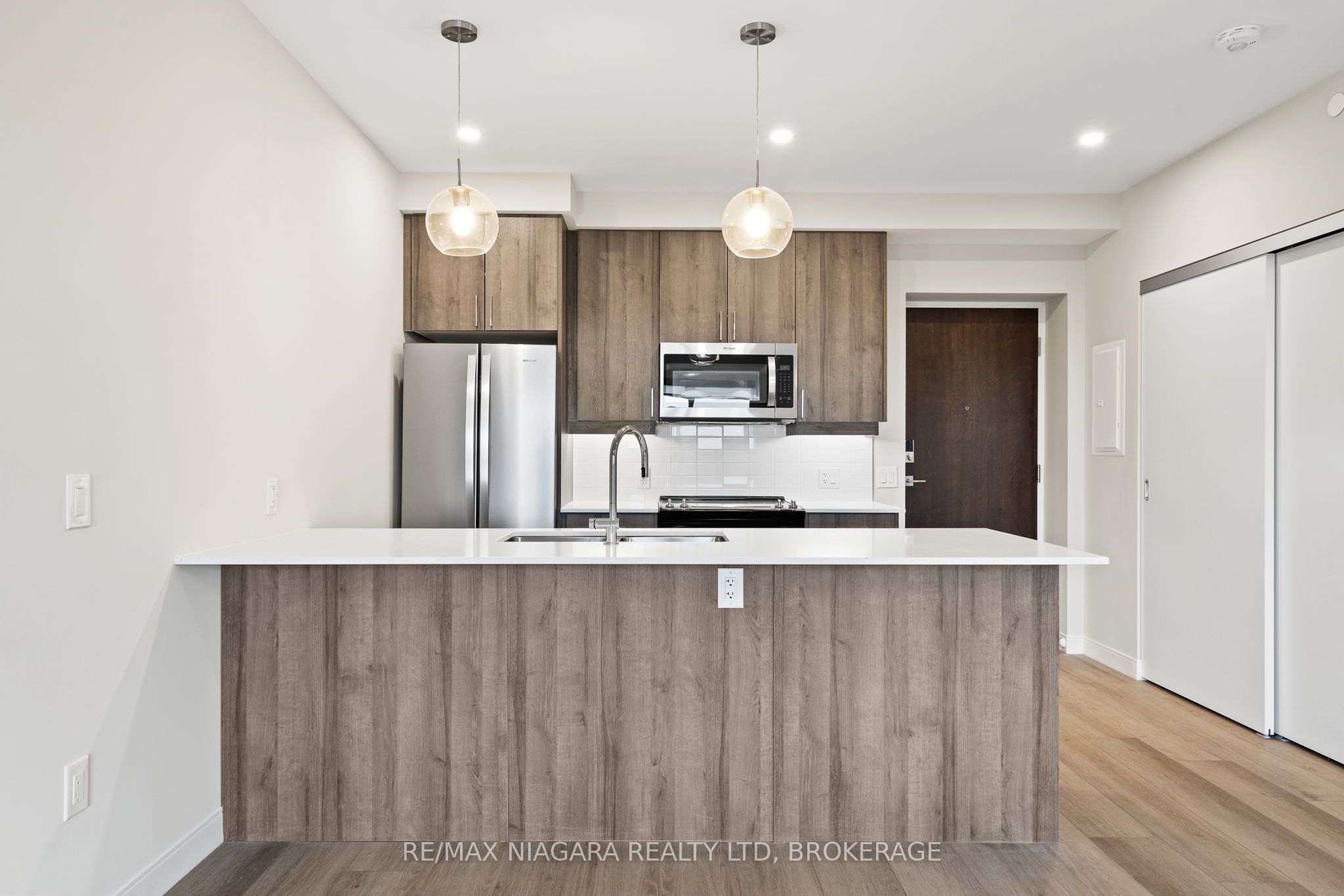 118 West Street 703, Port Colborne, ON L3K 0B9 photo 5