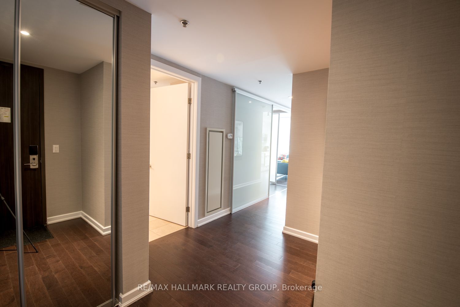 300 Lisgar Street 201, Ottawa Centre, ON K2P 0E2 photo 5