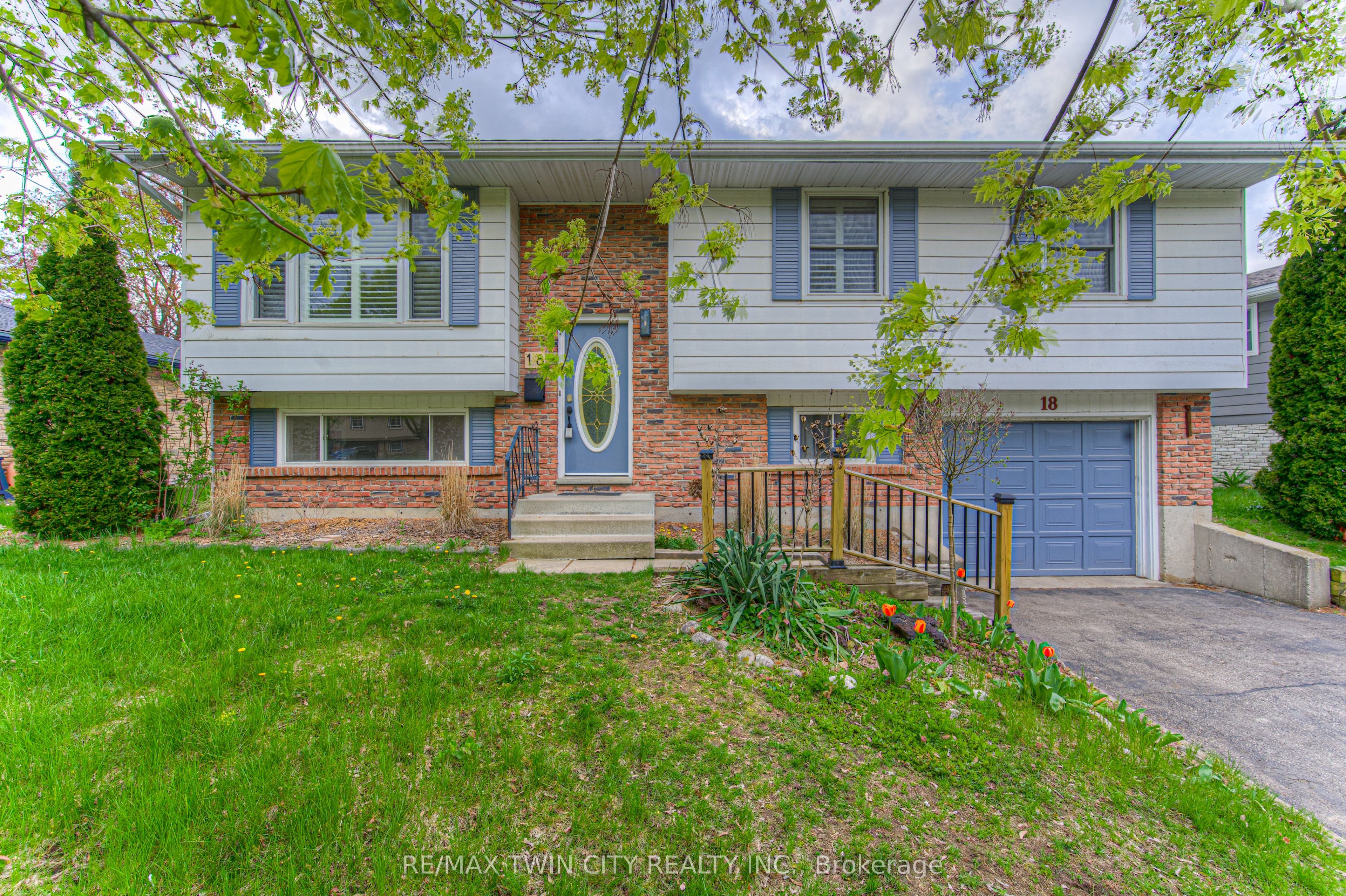 18 GILSTON Parkway, Brant, ON N3L 3K6
