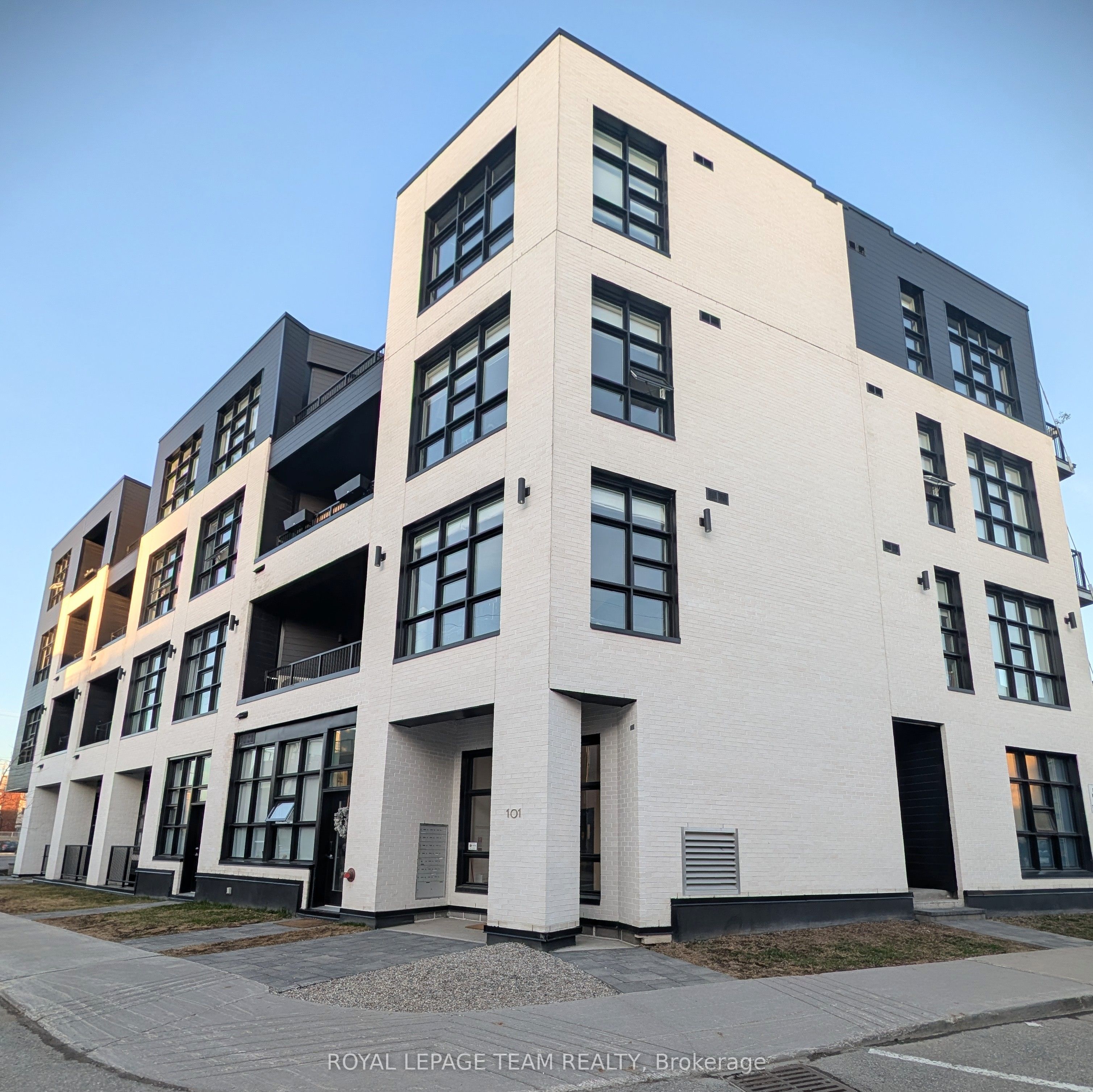 101 Pinhey Street 304, West Centre Town, ON K1Y 1V9