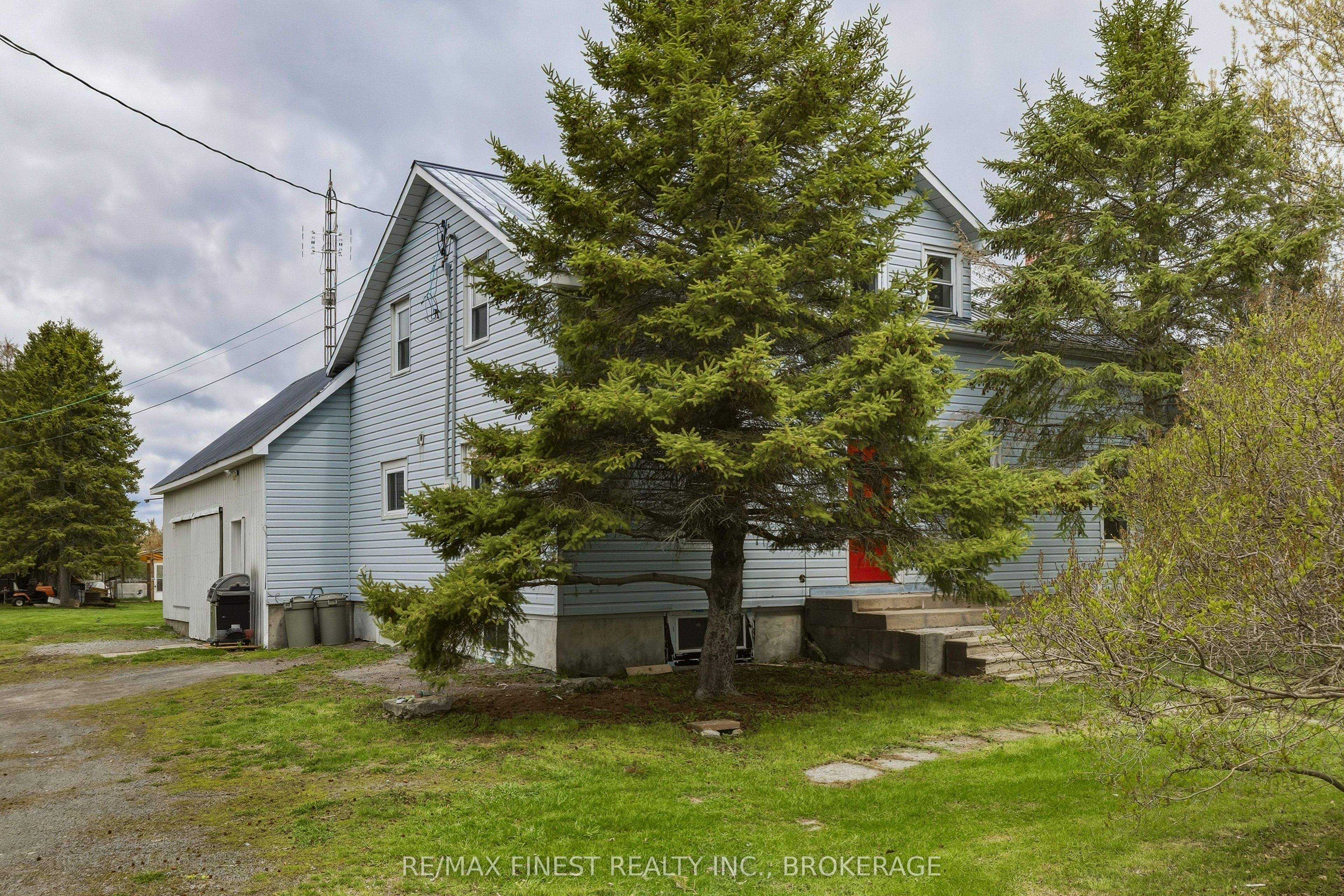 2935 County Road 9, Greater Napanee, ON K7R 3K8 photo 2