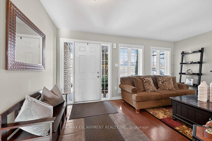 25 Southwood Crescent, Haldimand, ON N3W 0A6 photo 5