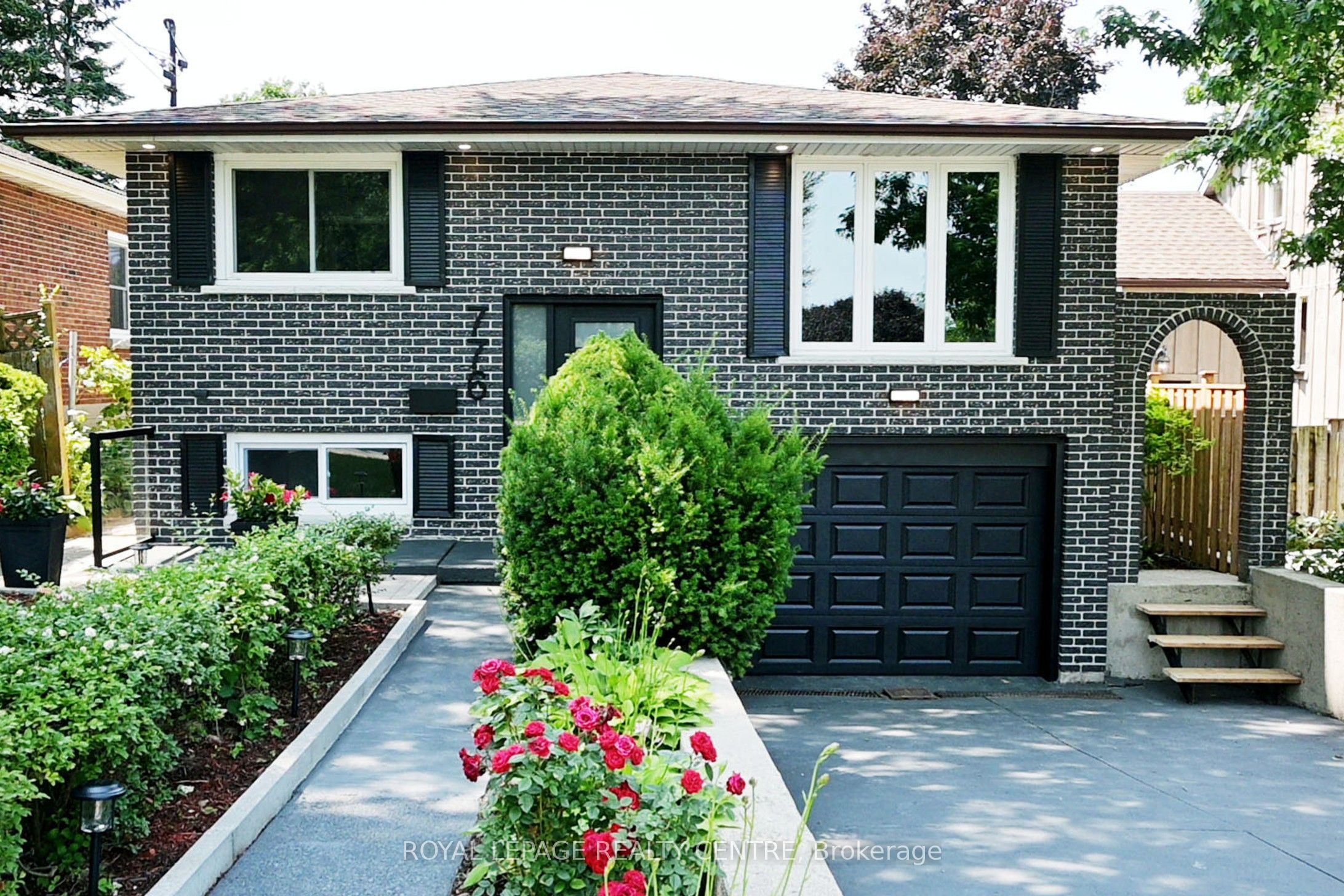 776 Garth Street, Hamilton, ON L9C 4K4