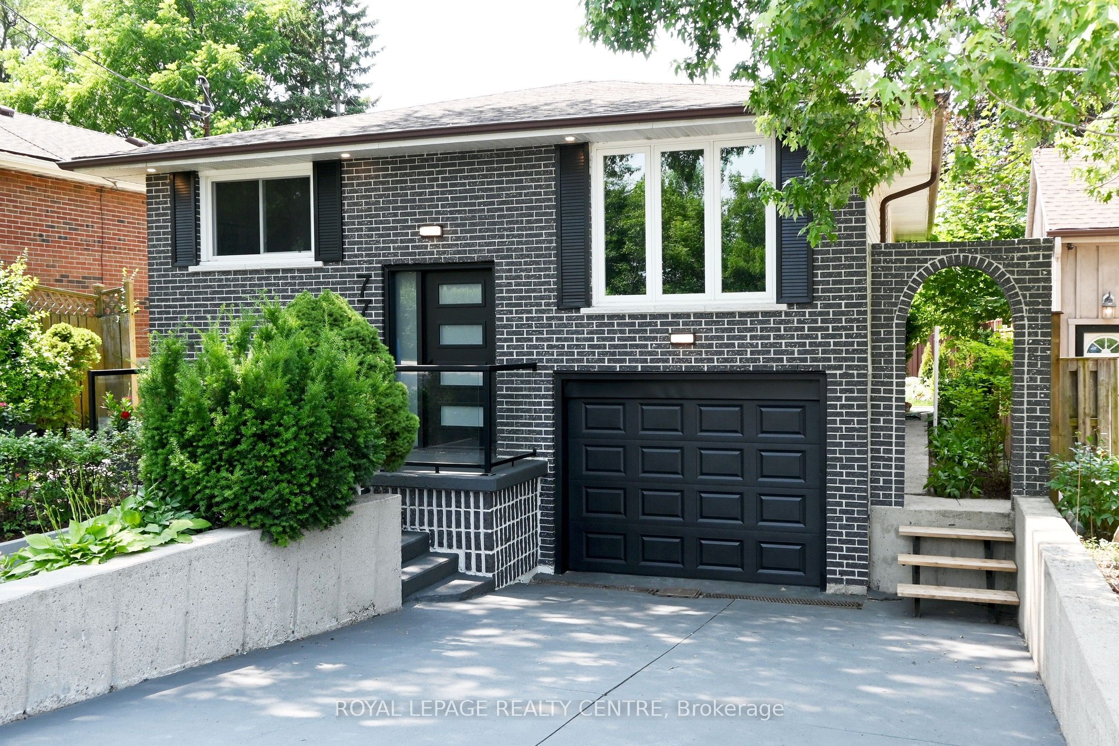 776 Garth Street, Hamilton, ON L9C 4K4 photo 2