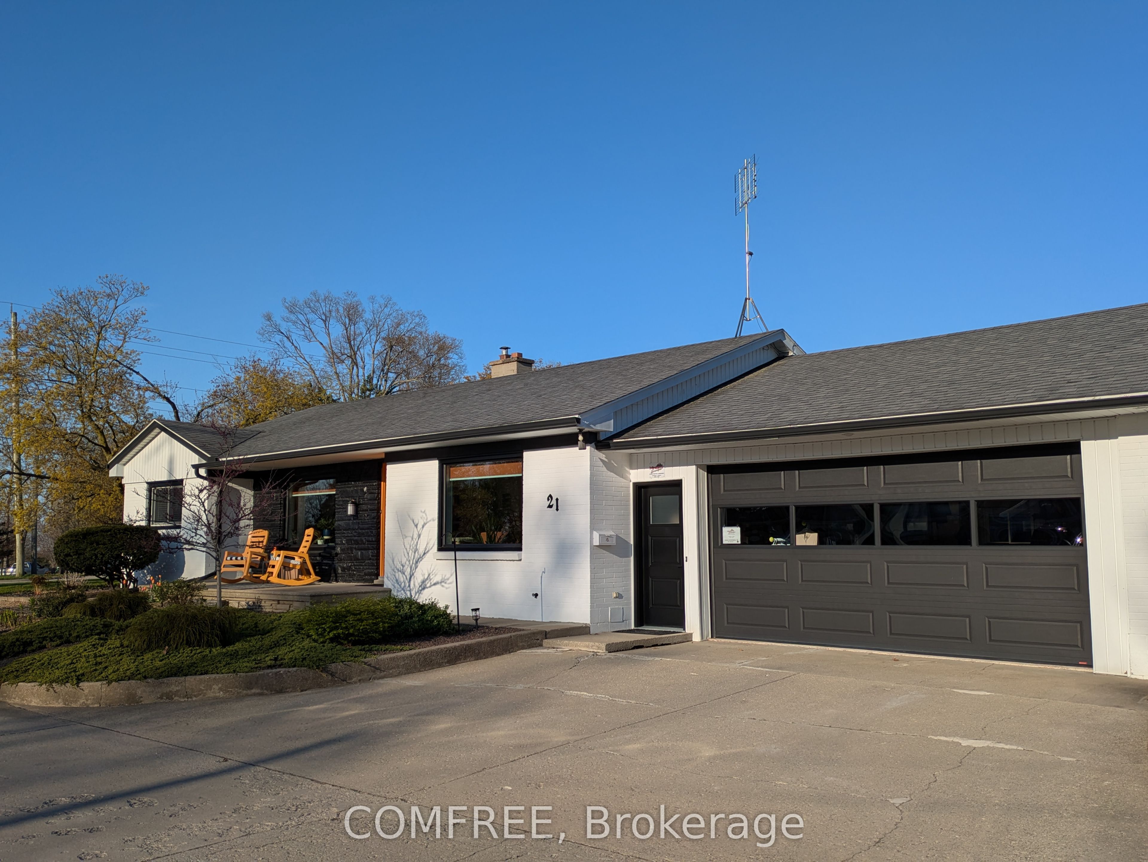 21 Seacliff Drive W, Leamington, ON N8H 2L5 photo 3
