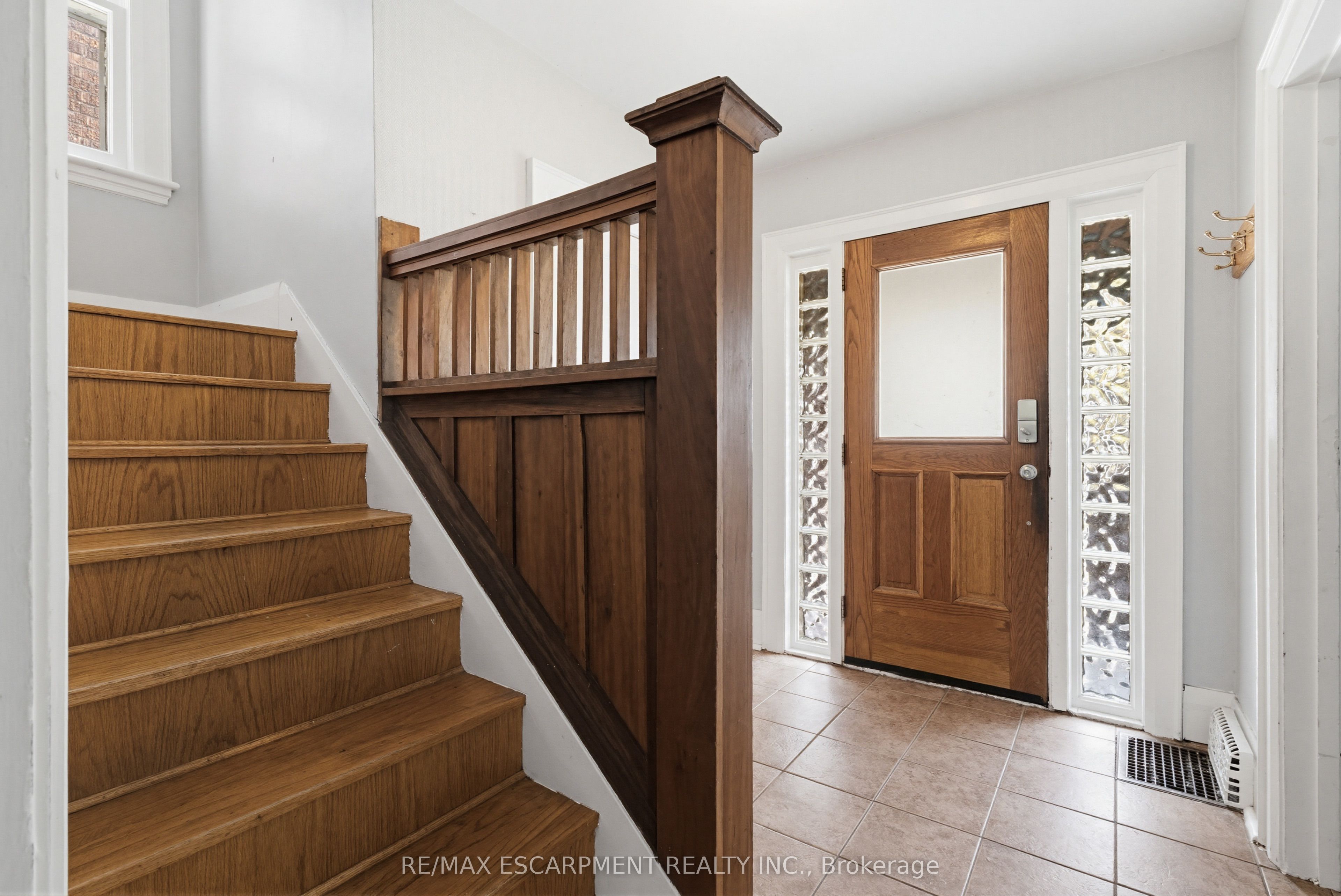 84 South Oval, Hamilton, ON L8S 1R1 photo 4