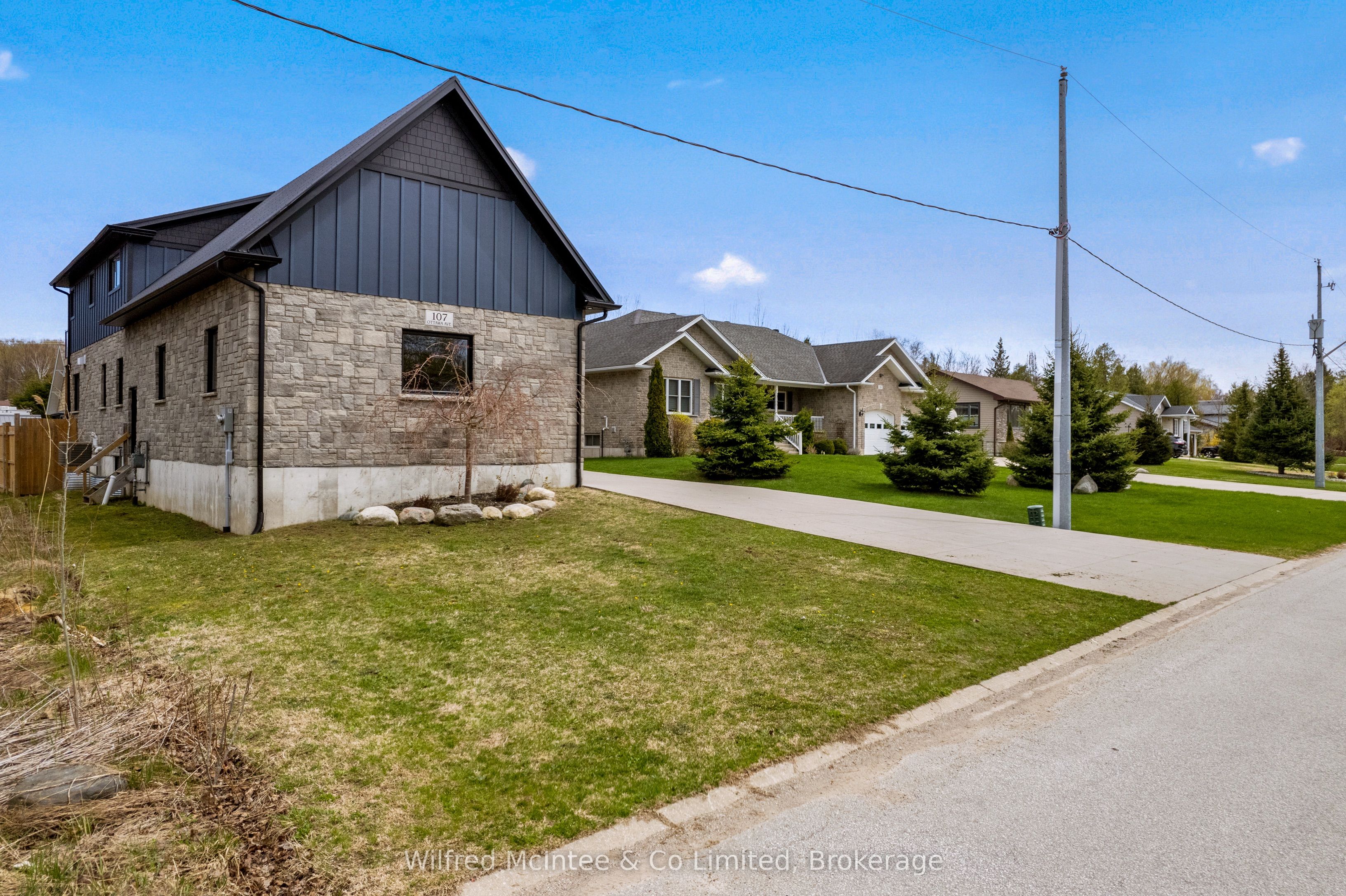 107 Ottawa Avenue, Saugeen Shores, ON N0H 2L0 photo 2