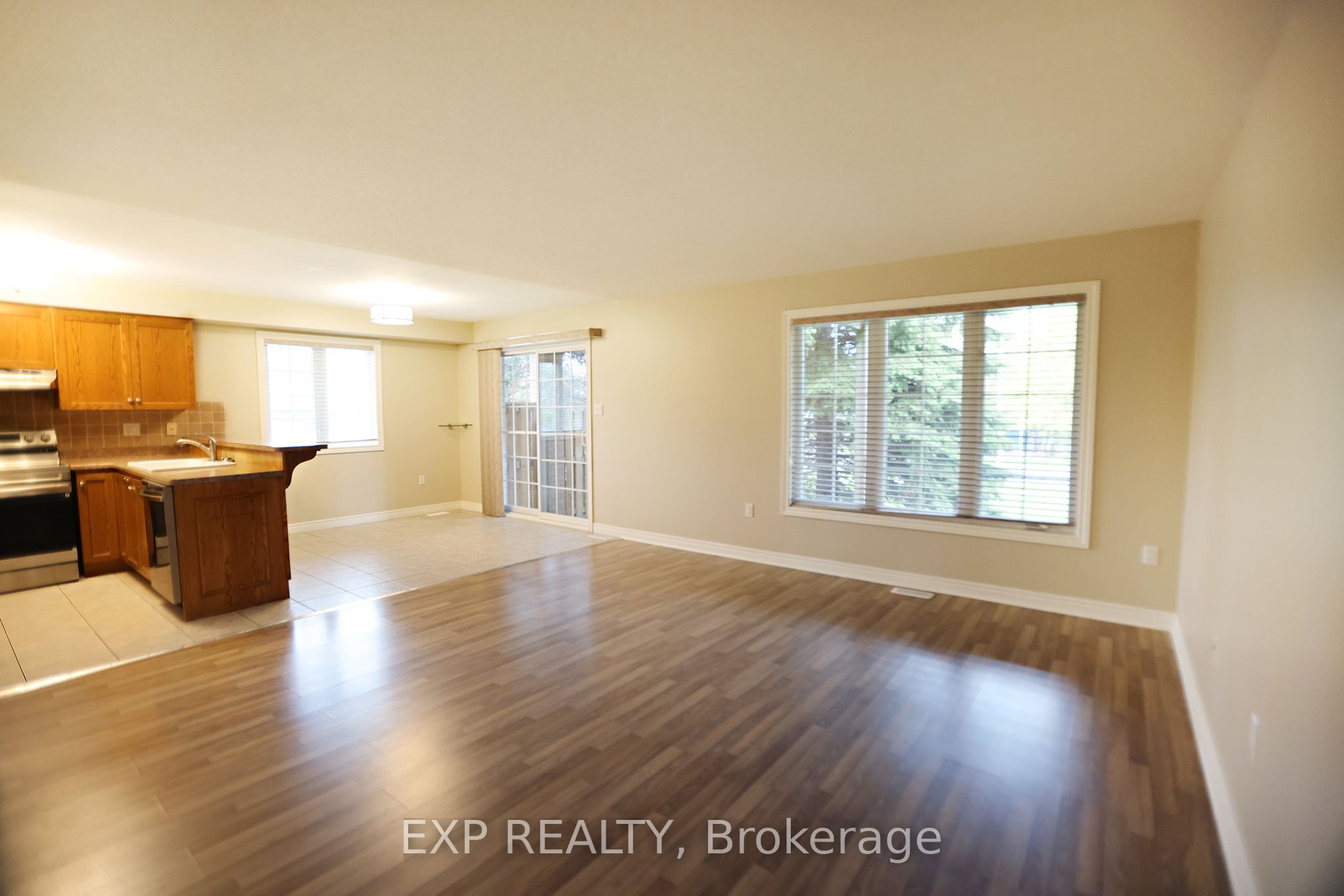 2 Harbour Drive 9, Hamilton, ON L8E 6B1 photo 5