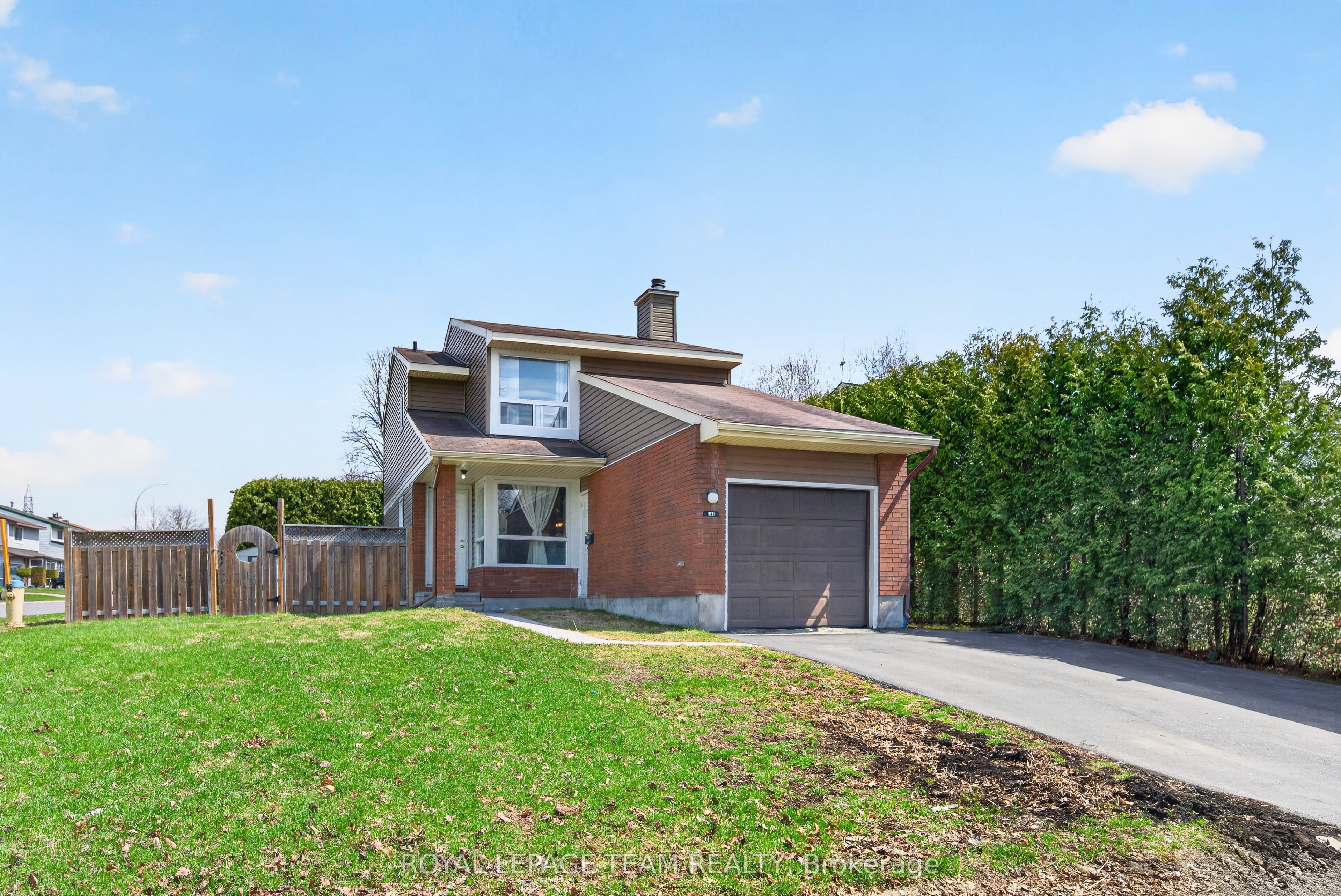 1631 Saxony Crescent, Cyrville - Carson Grove - Pineview, ON K1B 5K8
