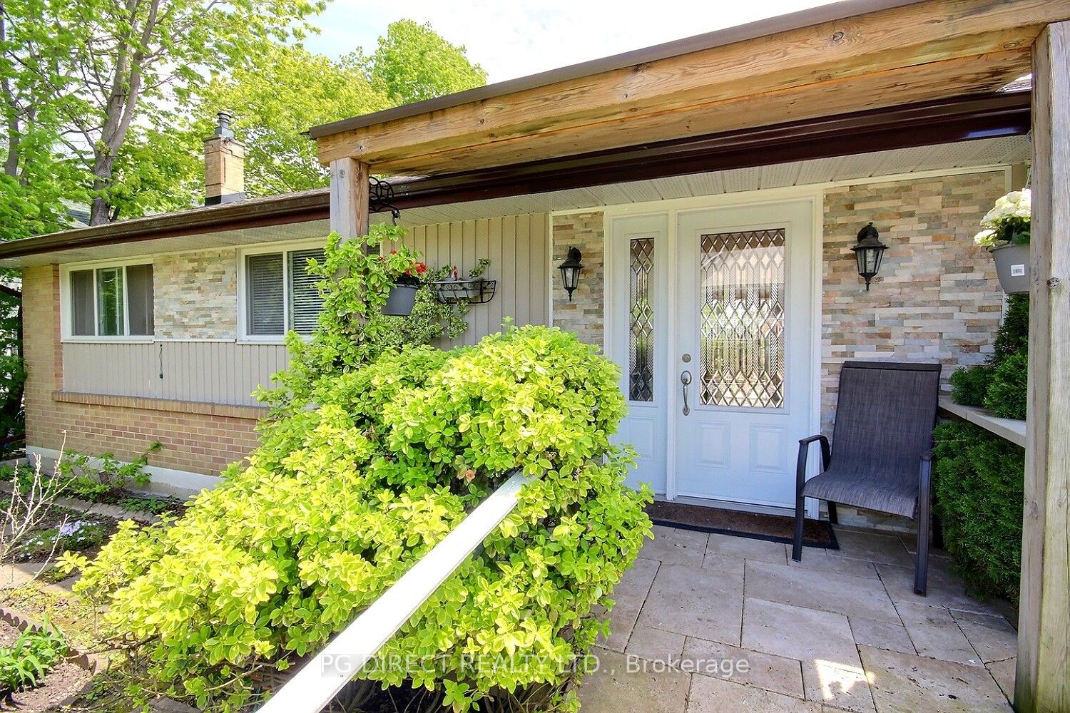 105 Anne Street, Cobourg, ON K9A 1G4 photo 2