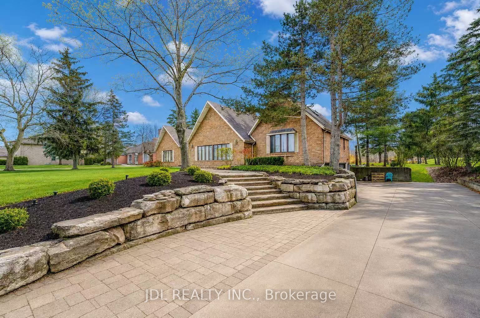 2033 Niagara River Parkway, Fort Erie, ON L2A 5M4 photo 5