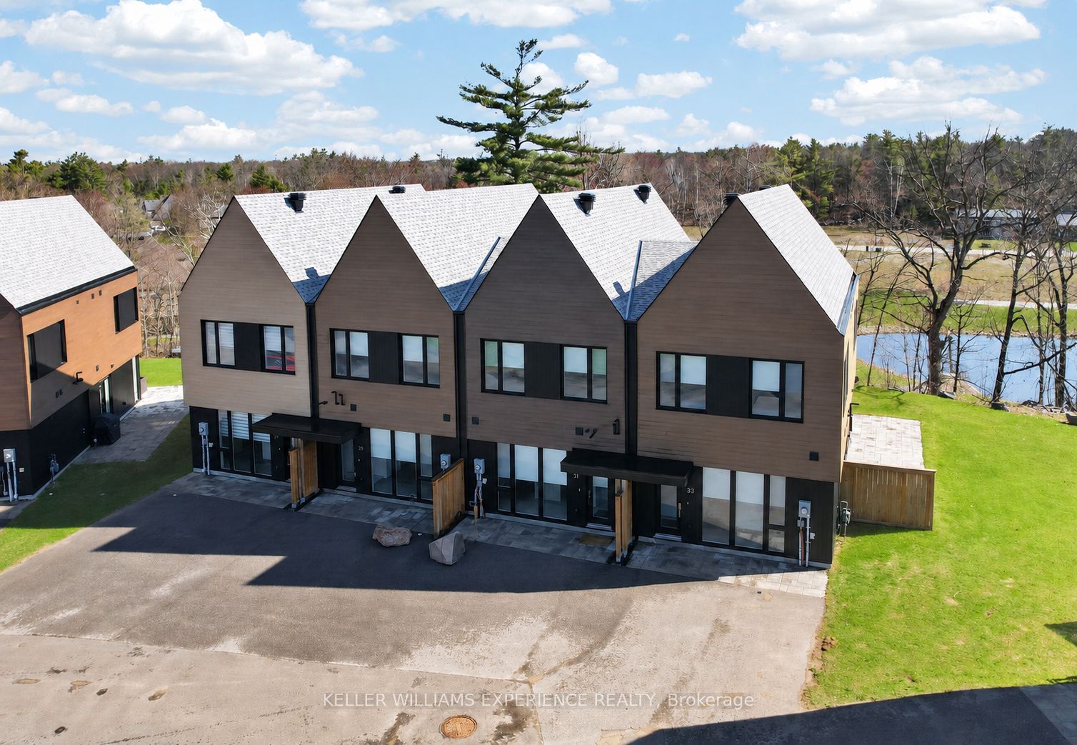 31 Rockmount Crescent, Gravenhurst, ON P1P 0A6