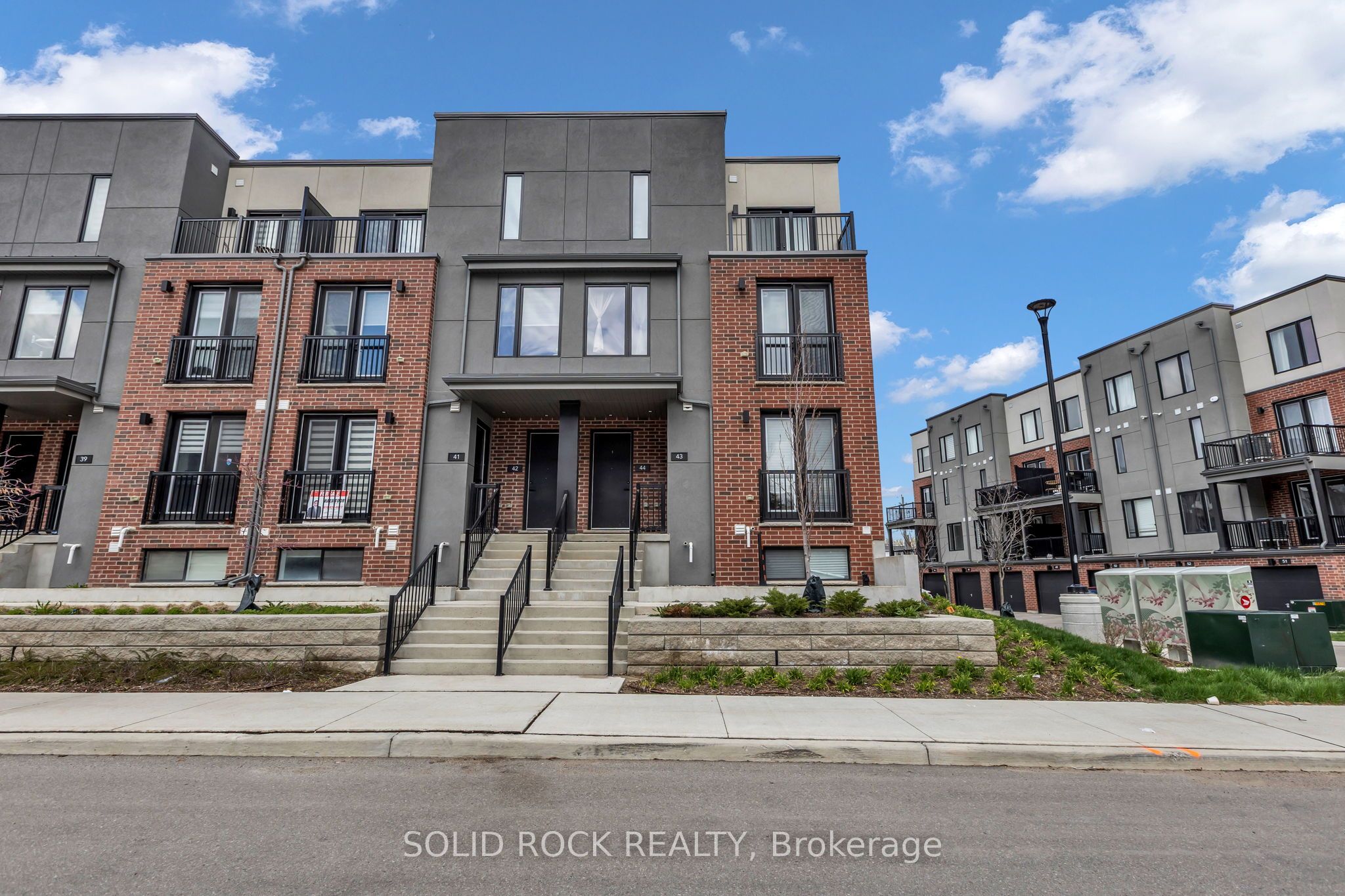 99 Roger Street 43, Waterloo, ON N2J 1A4