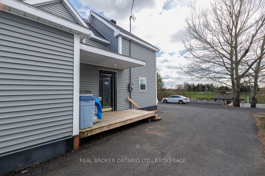 136 Main Street S, North Glengarry, ON K0C 1A0 photo 4
