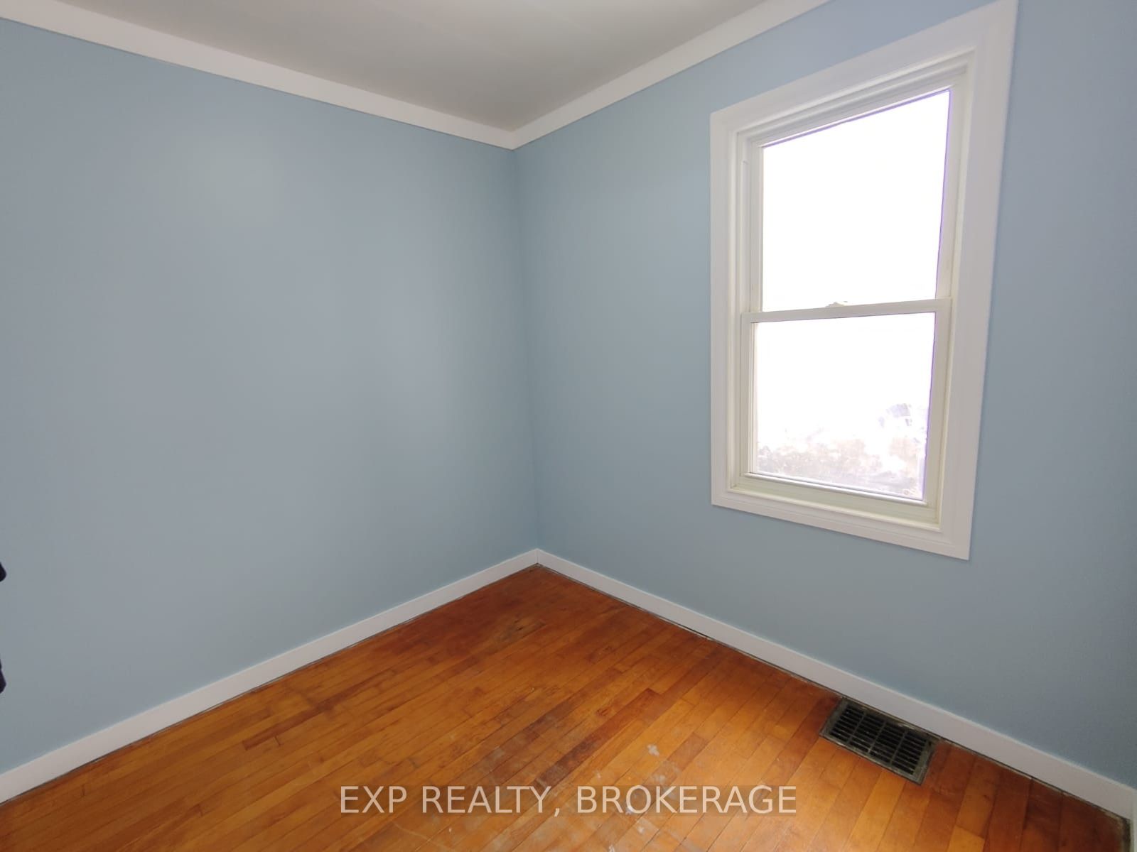 16 LOUIS Street, Brockville, ON K6V 4H5 photo 4