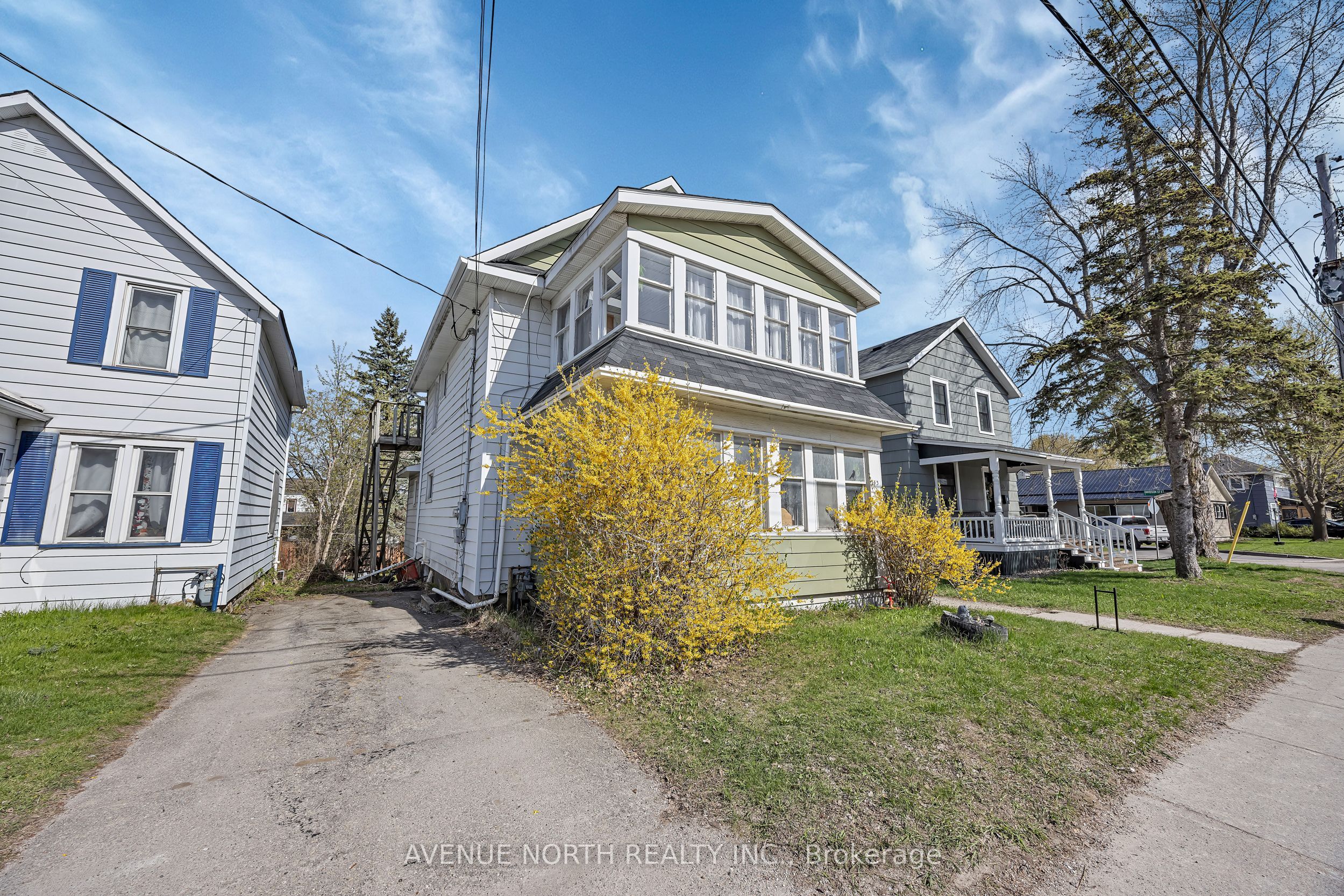 143 Brockville Street, Smiths Falls, ON K7A 3Y7 photo 3