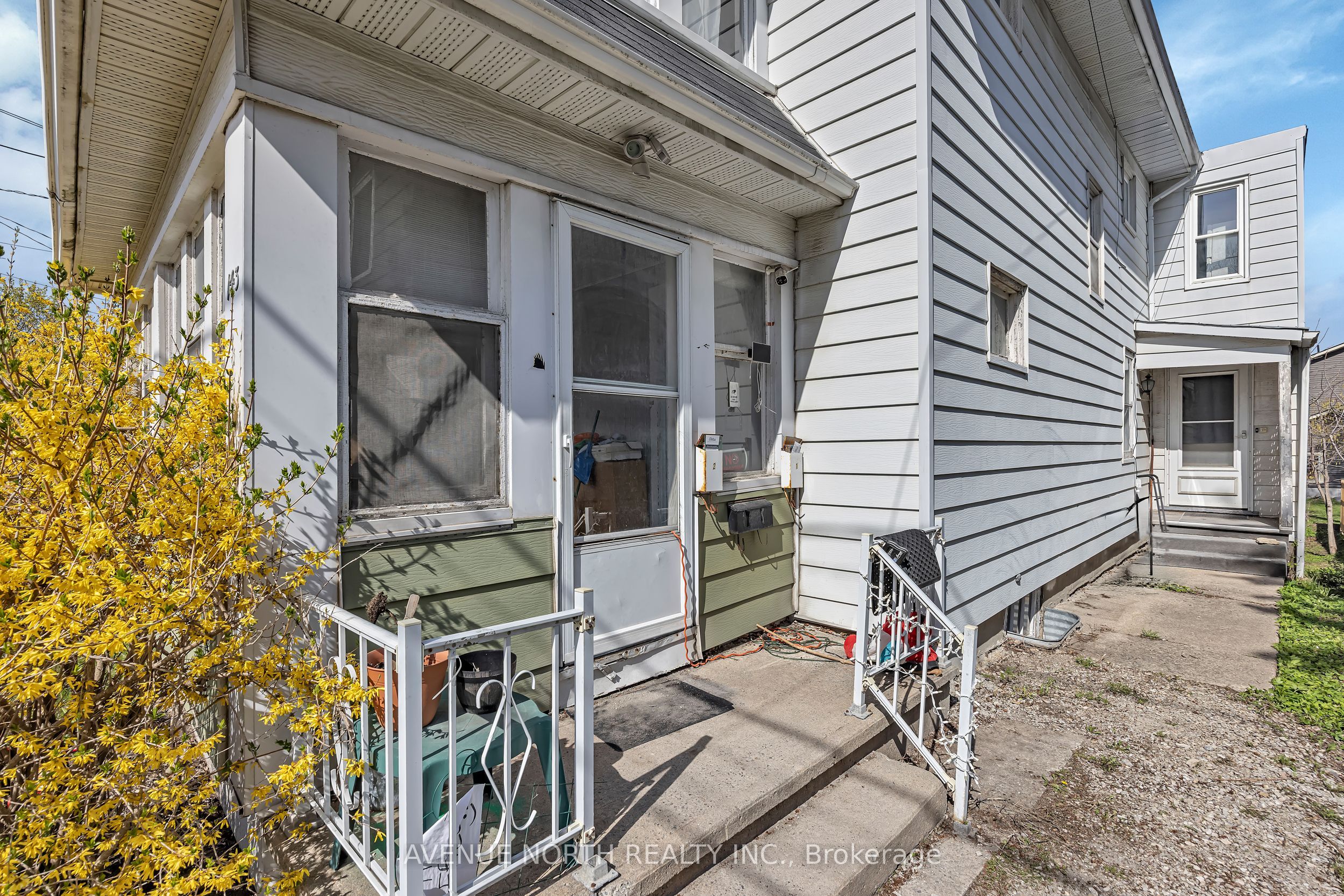 143 Brockville Street, Smiths Falls, ON K7A 3Y7 photo 4