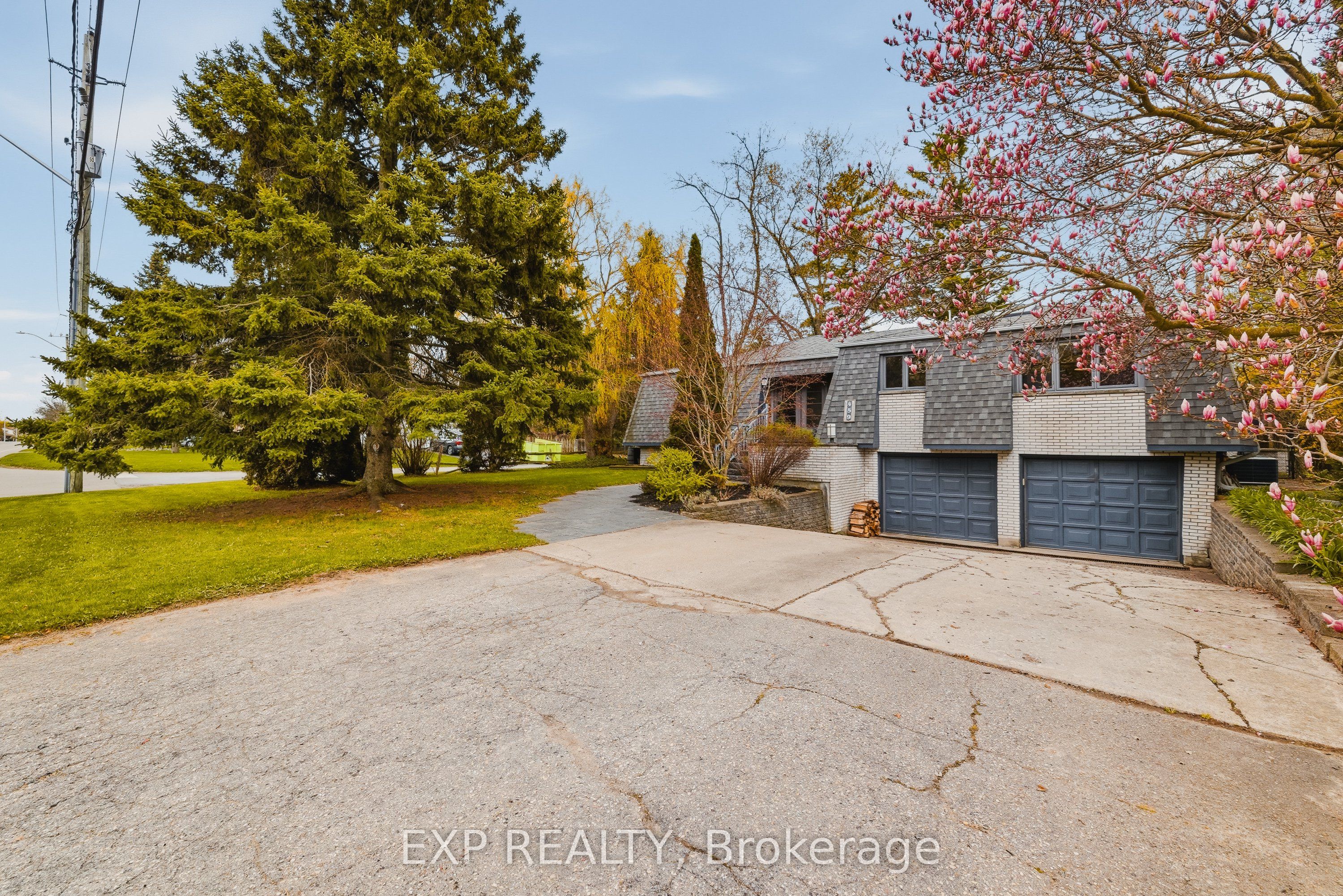 459 Lee Avenue, Waterloo, ON N2K 1Y1 photo 2