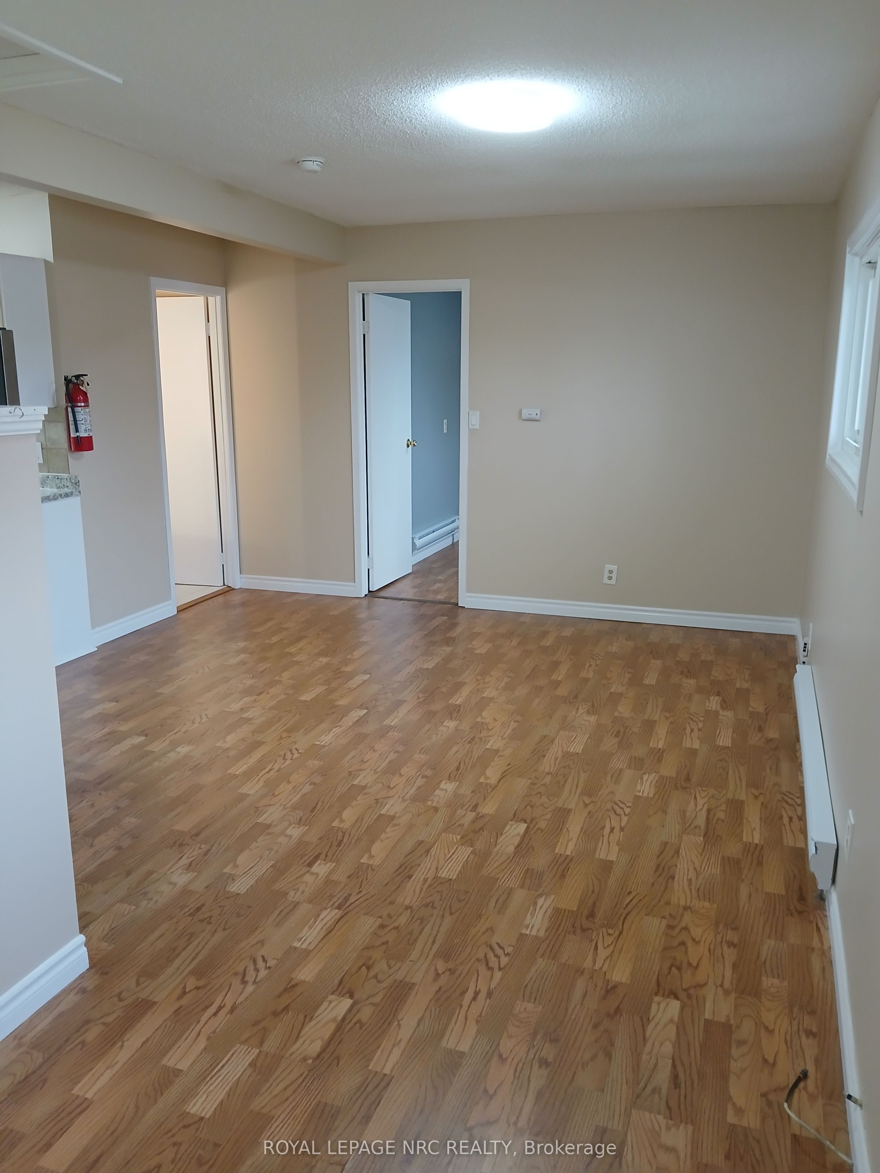 5583 Ontario Avenue B, Niagara Falls, ON L2E 3S4 photo 2