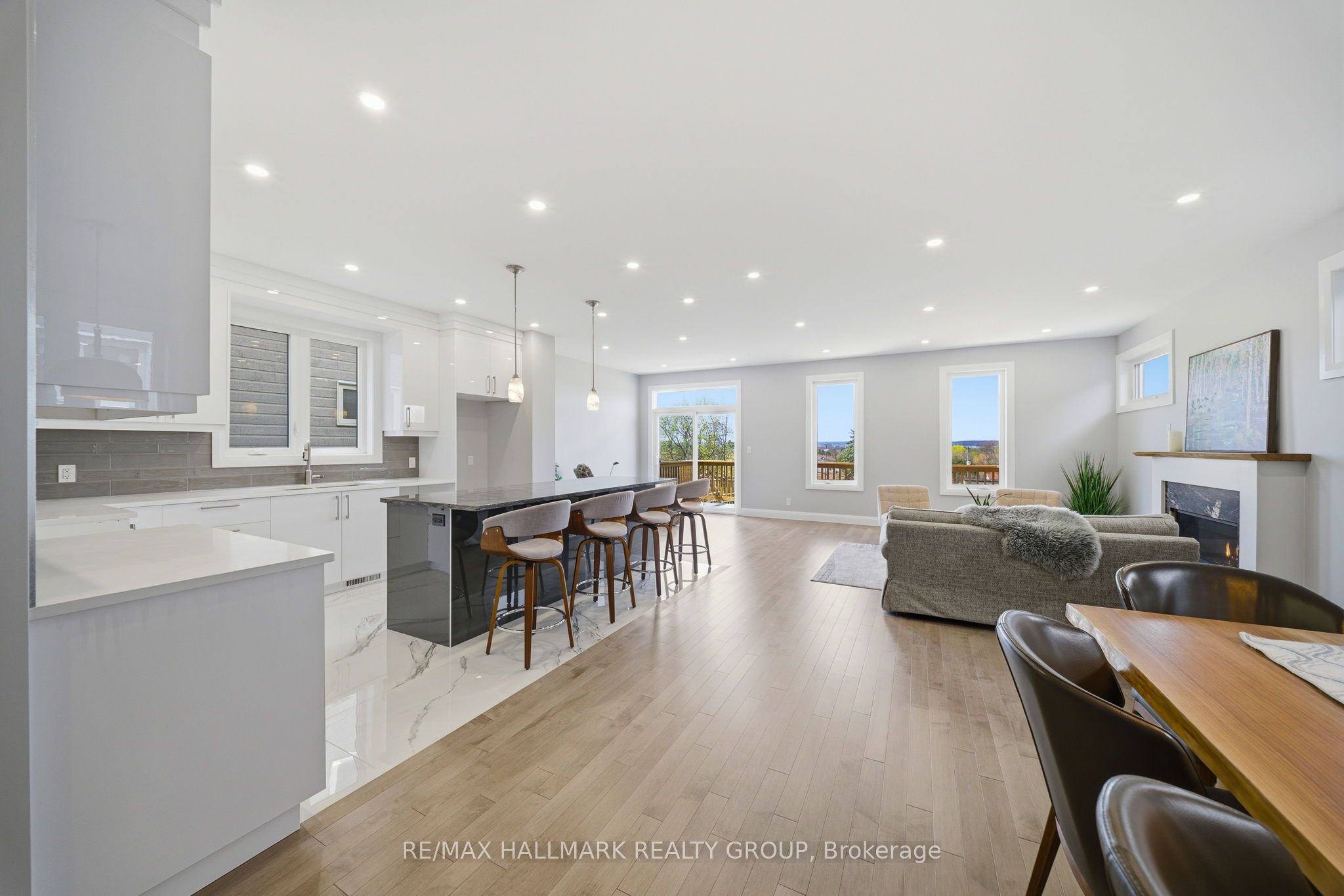 6933 Notre Dame Street, Orleans - Convent Glen and Area, ON K1C 1H6
