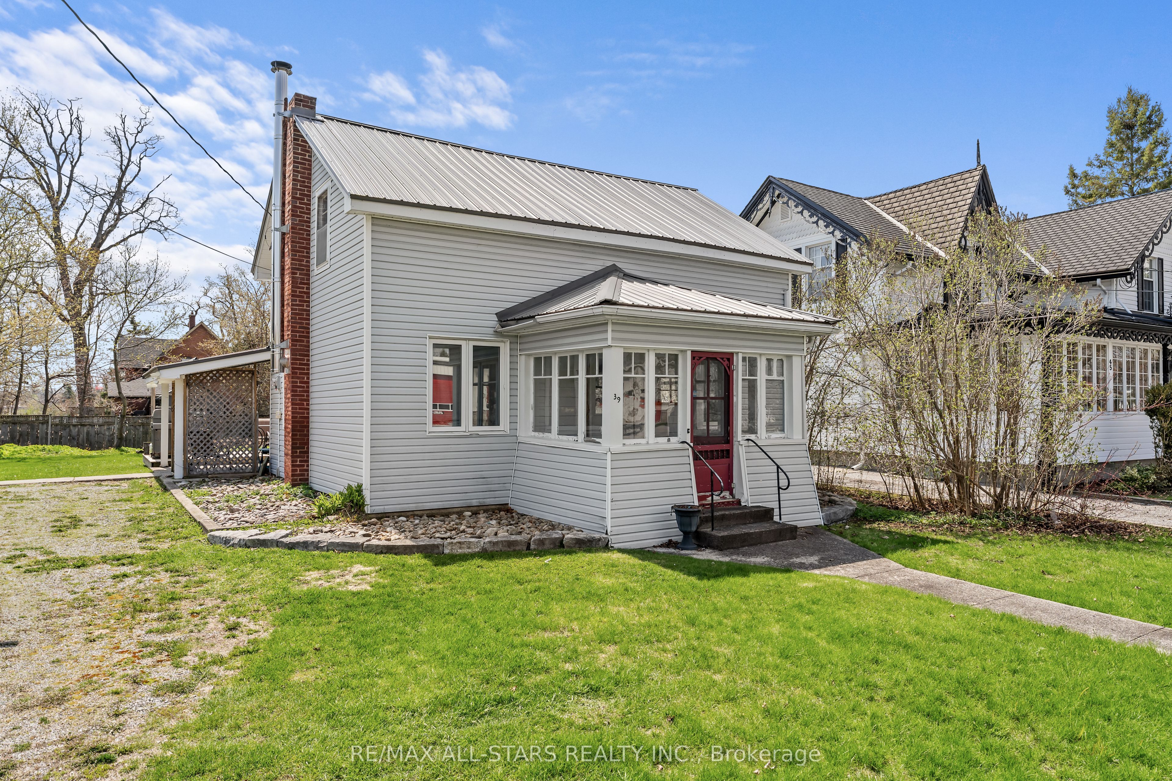 39 Francis Street W, Kawartha Lakes, ON K0M 1N0 photo 3