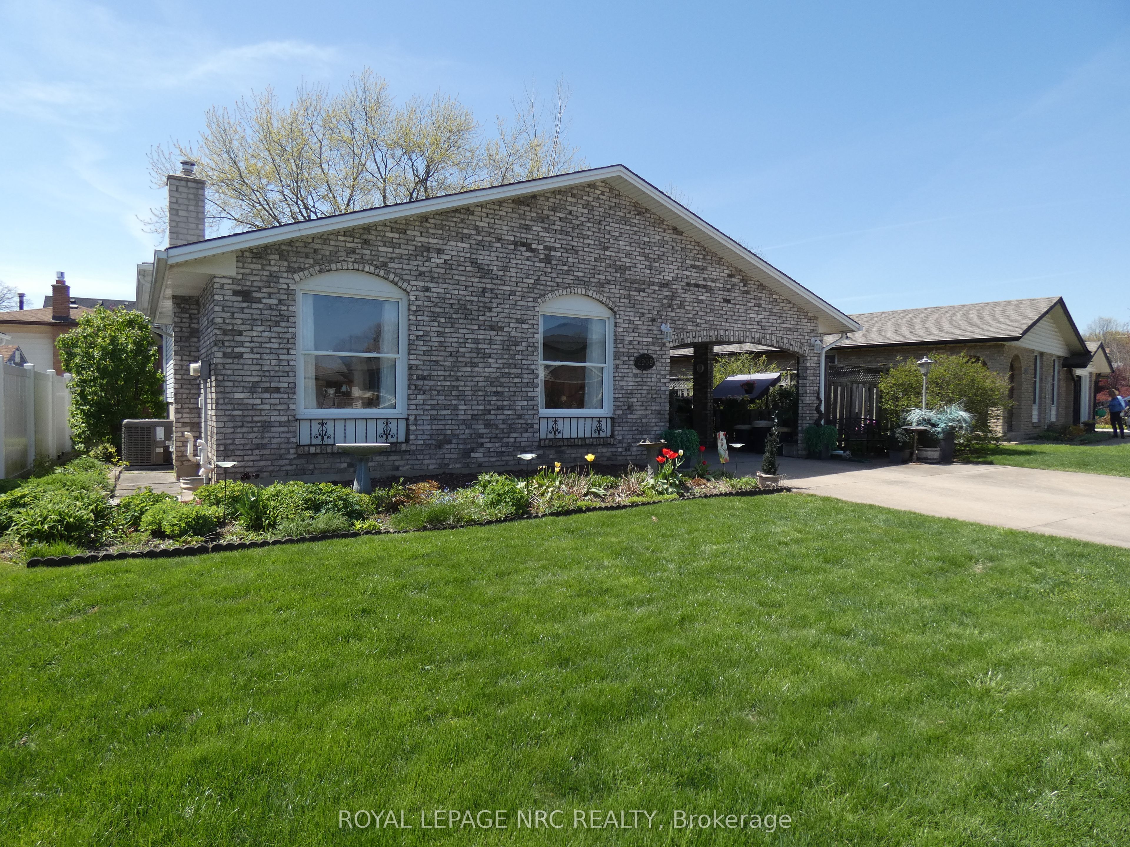 2909 HENLEY Avenue, Niagara Falls, ON L2J 3M3