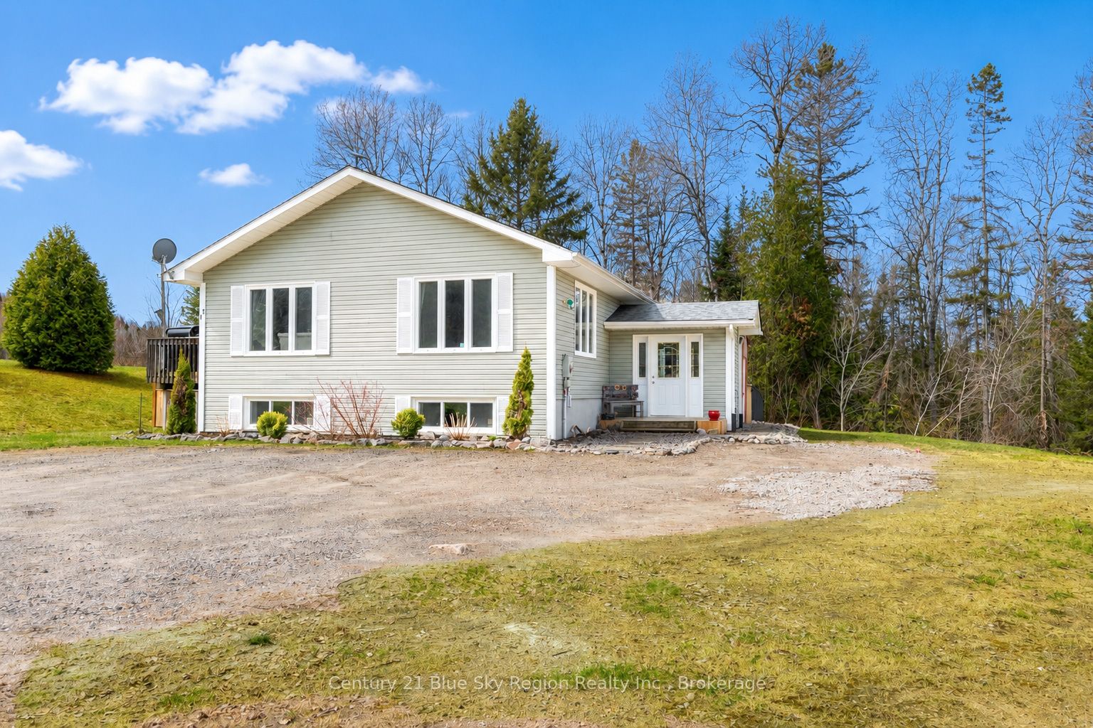 11 Line 3 N/A S, Bonfield, ON P0H 1E0