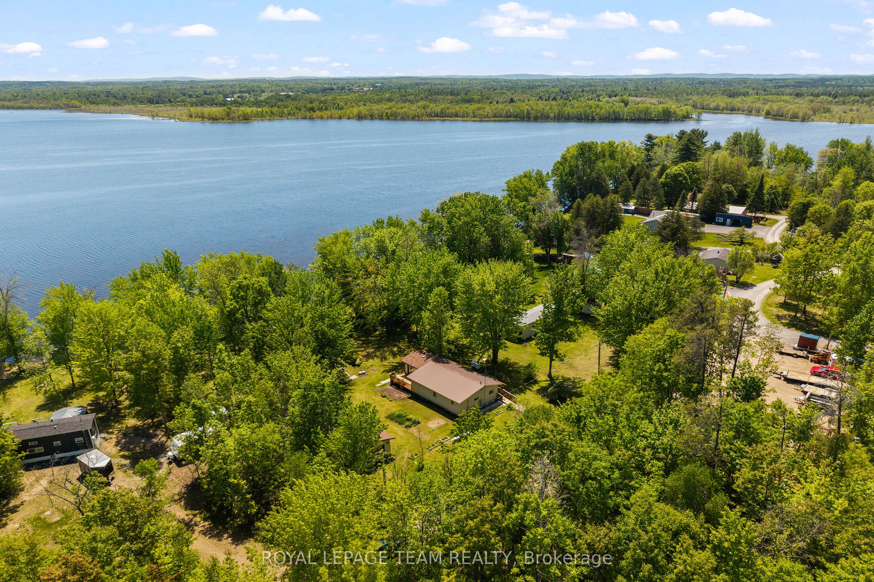 424 Hummingbird Lane, North Algona Wilberforce, ON K0J 1T0