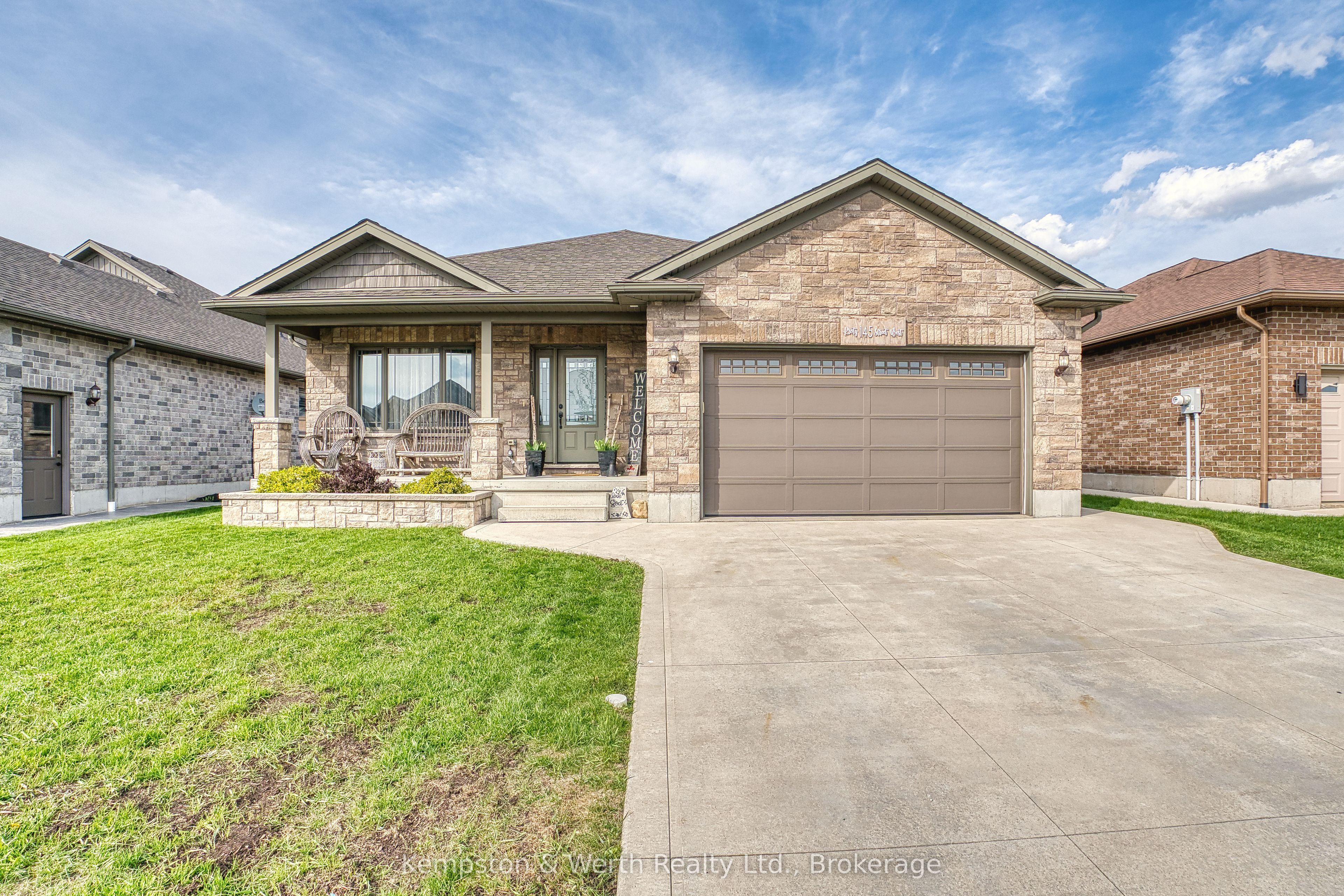 145 Krotz Street W, North Perth, ON N4W 0E1 photo 2