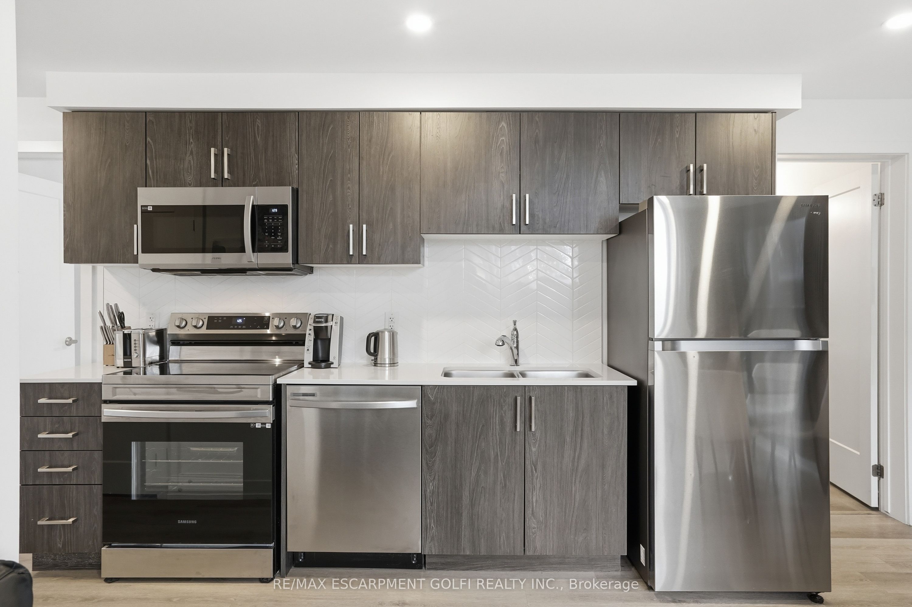 4263 FOURTH Avenue 413, Niagara Falls, ON L2E 0C2 photo 5