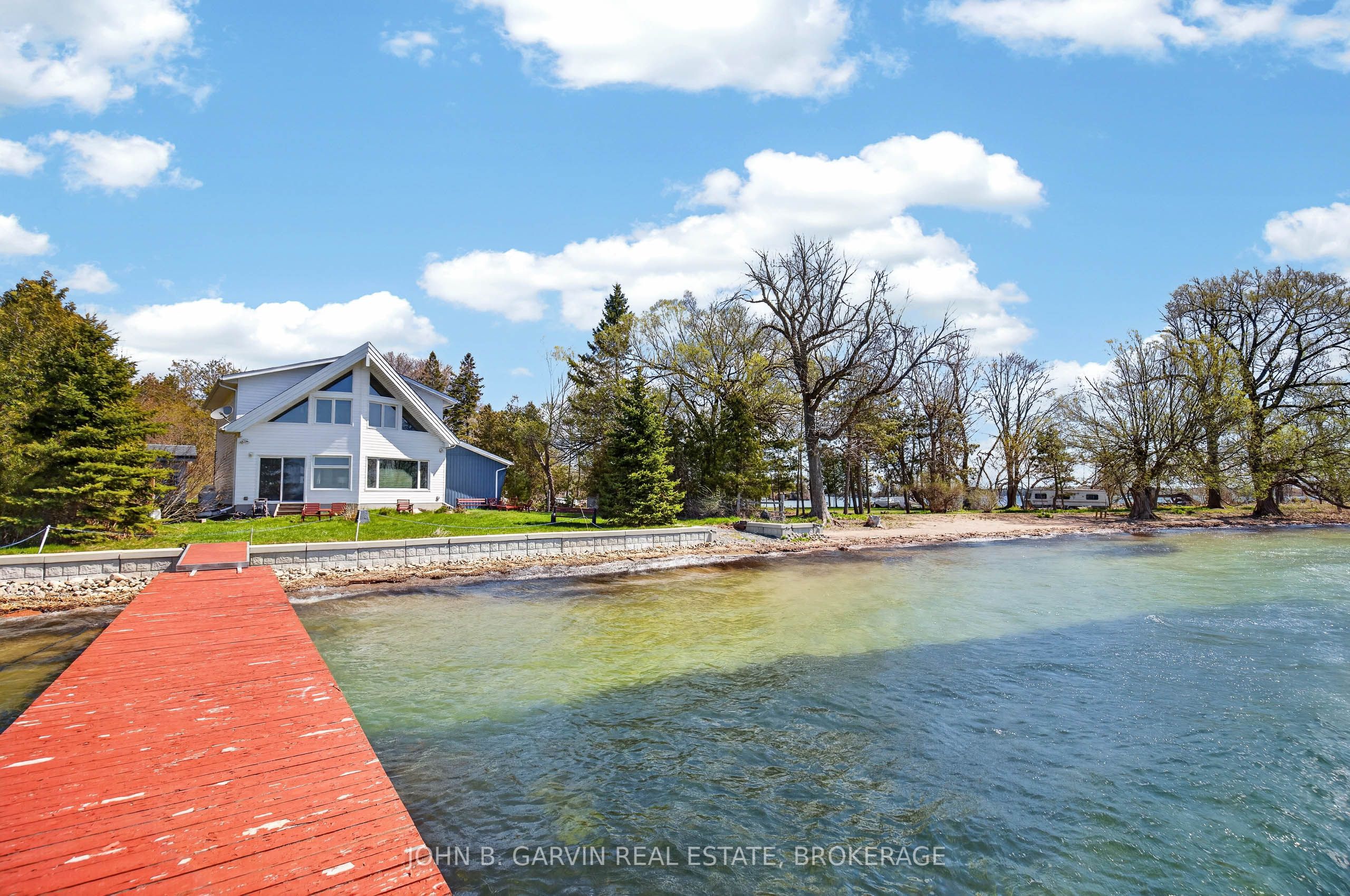 137 THOUSAND ISLANDS Parkway, Gananoque, ON K6H 5R7 photo 2