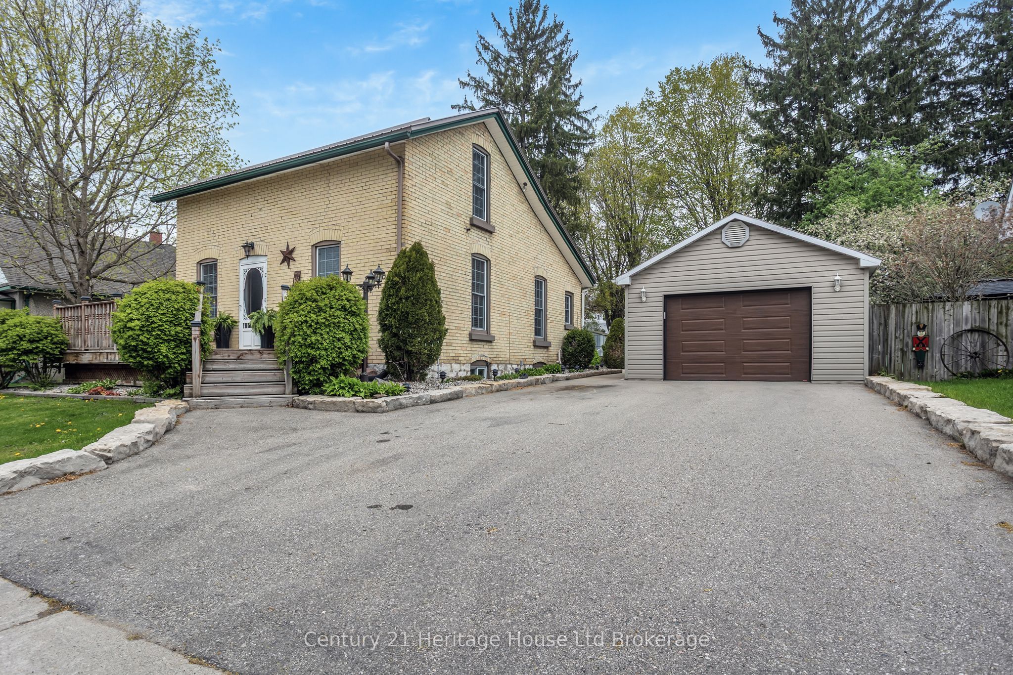 165 Canterbury Street, Ingersoll, ON N5C 1E2