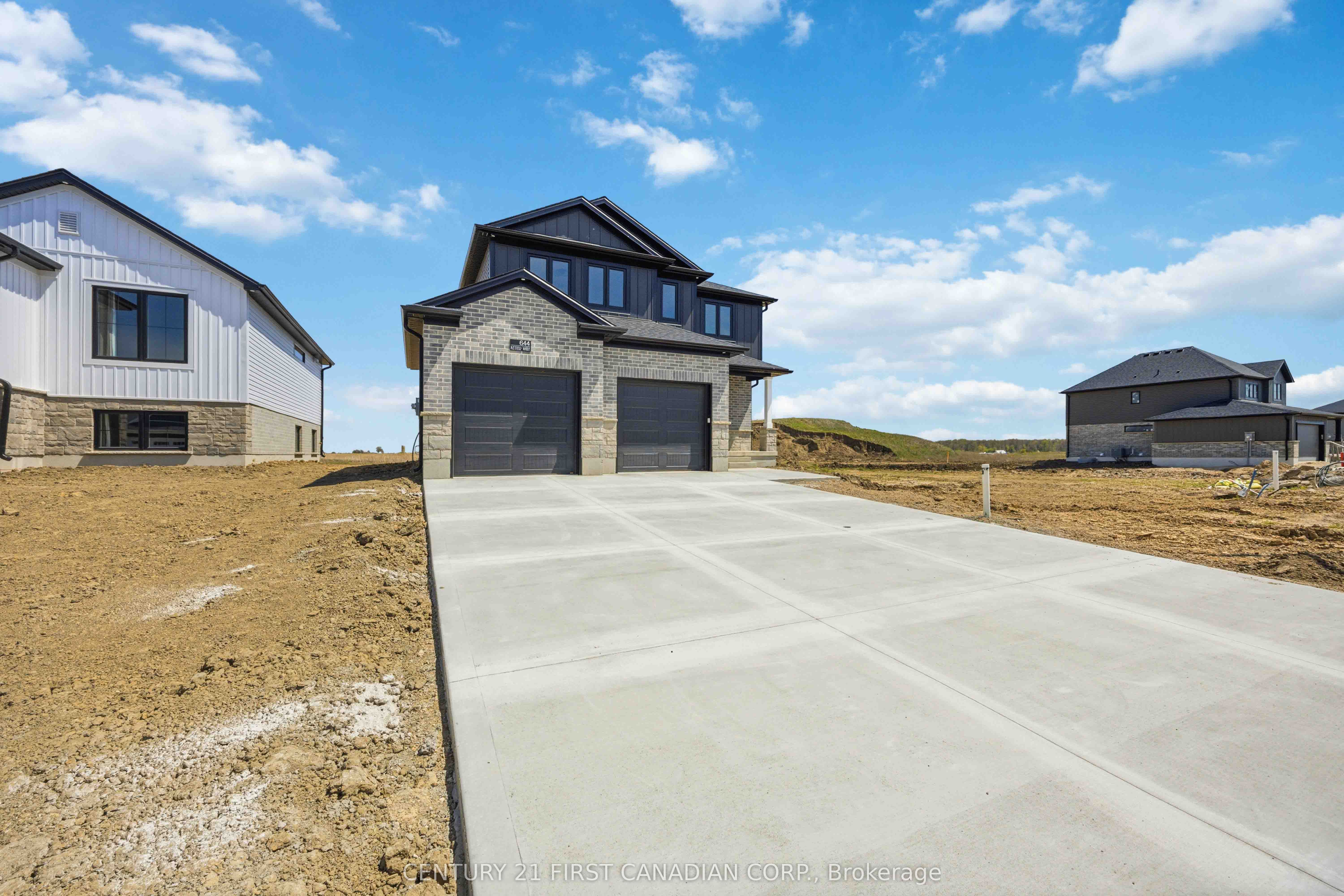 644 Ketter Way, Plympton-Wyoming, ON N0N 1T0 photo 2