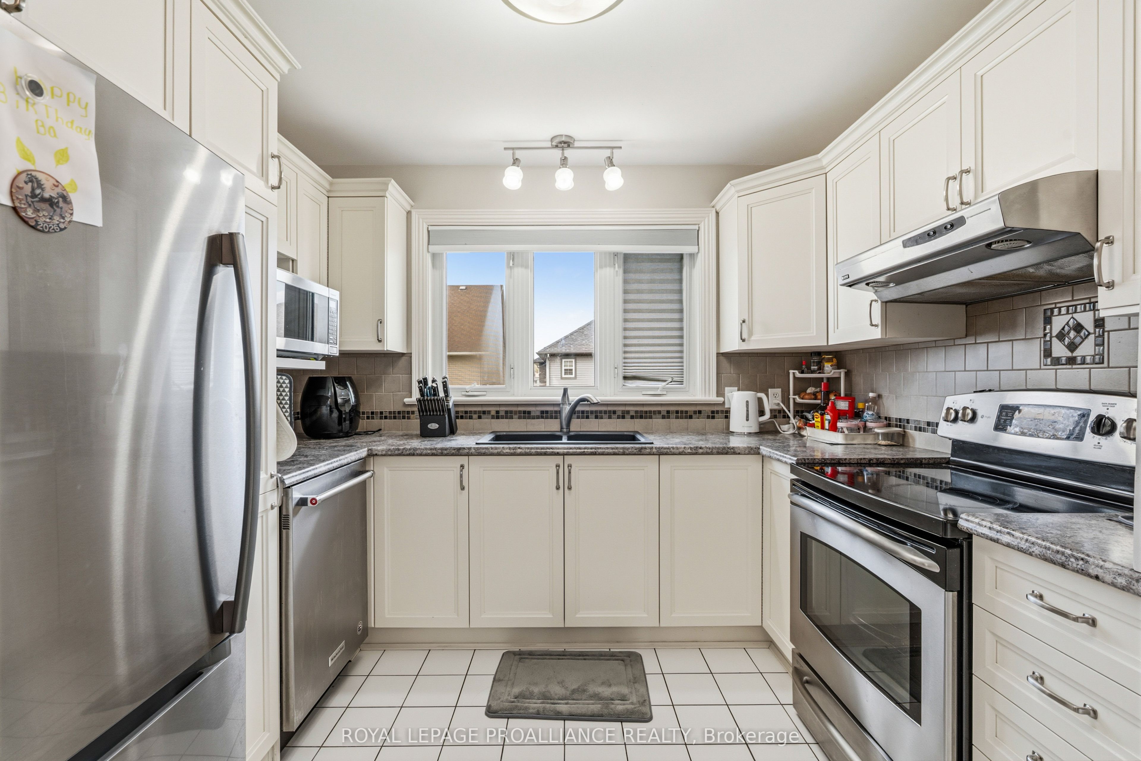 206 Beley Street, Brockville, ON K6V 6Z8 photo 5