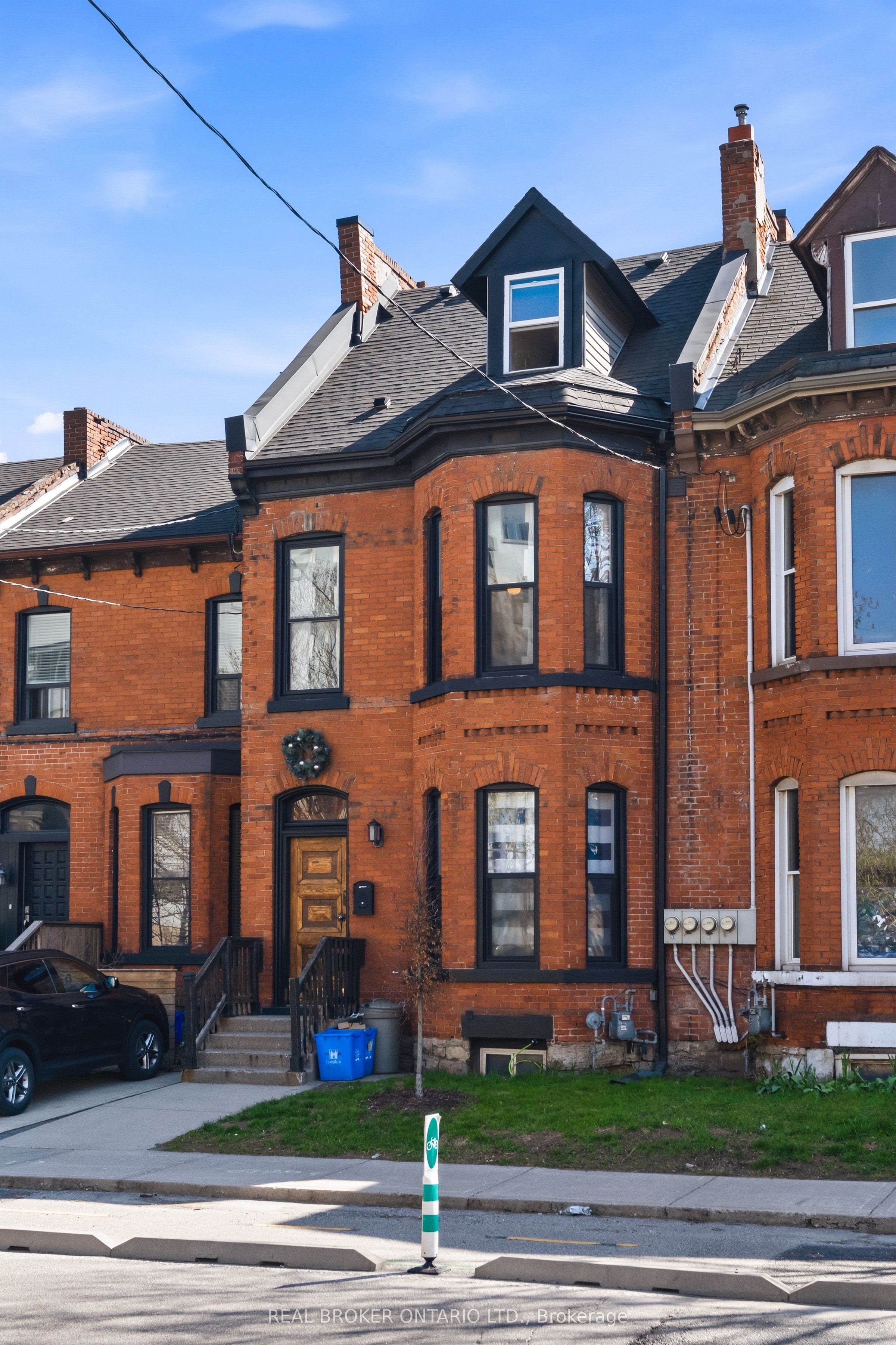 158 Hunter Street E, Hamilton, ON L8N 1M7