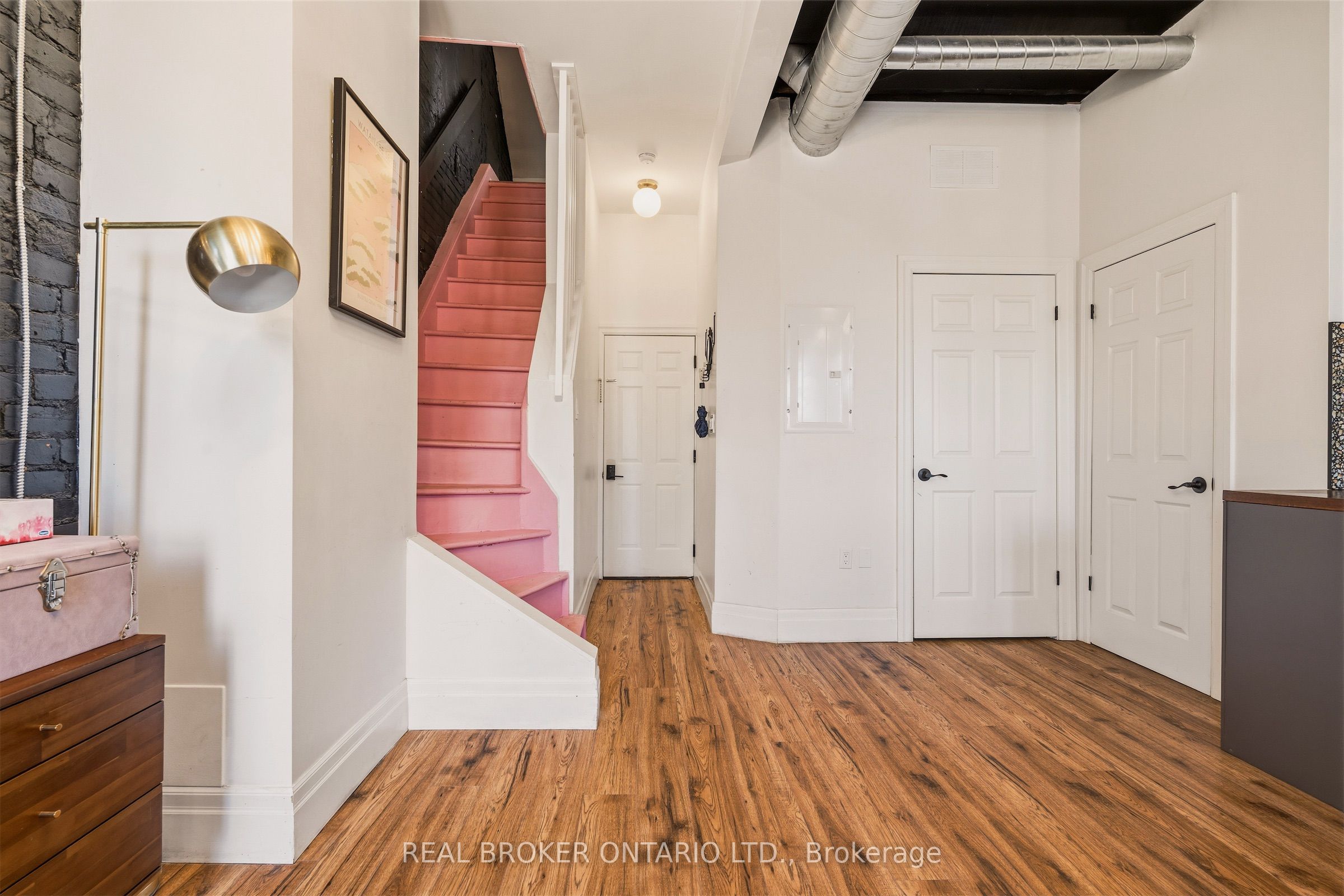 158 Hunter Street E, Hamilton, ON L8N 1M7 photo 5