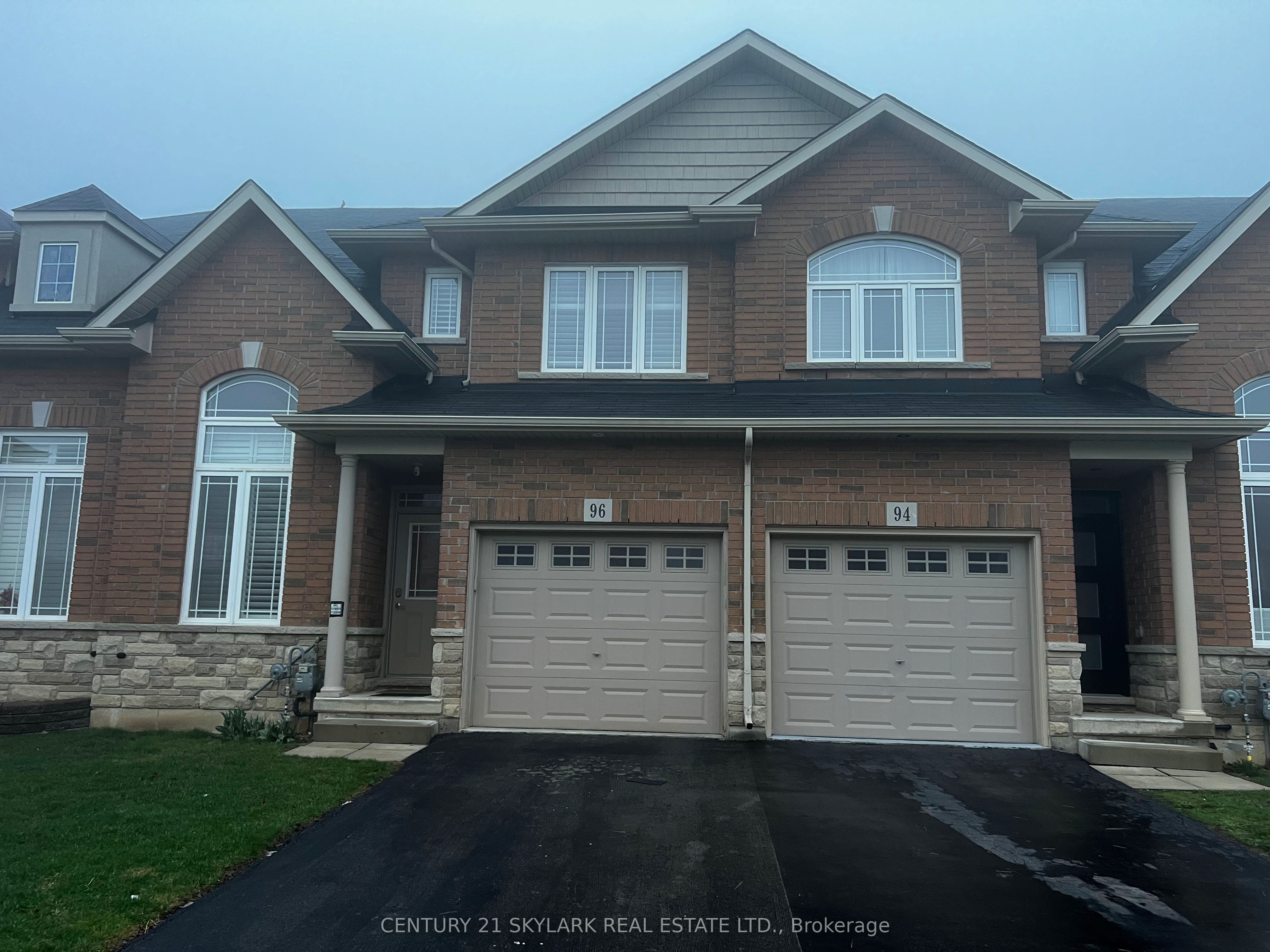 96 CHARLESWOOD Crescent, Hamilton, ON L0R 1P0