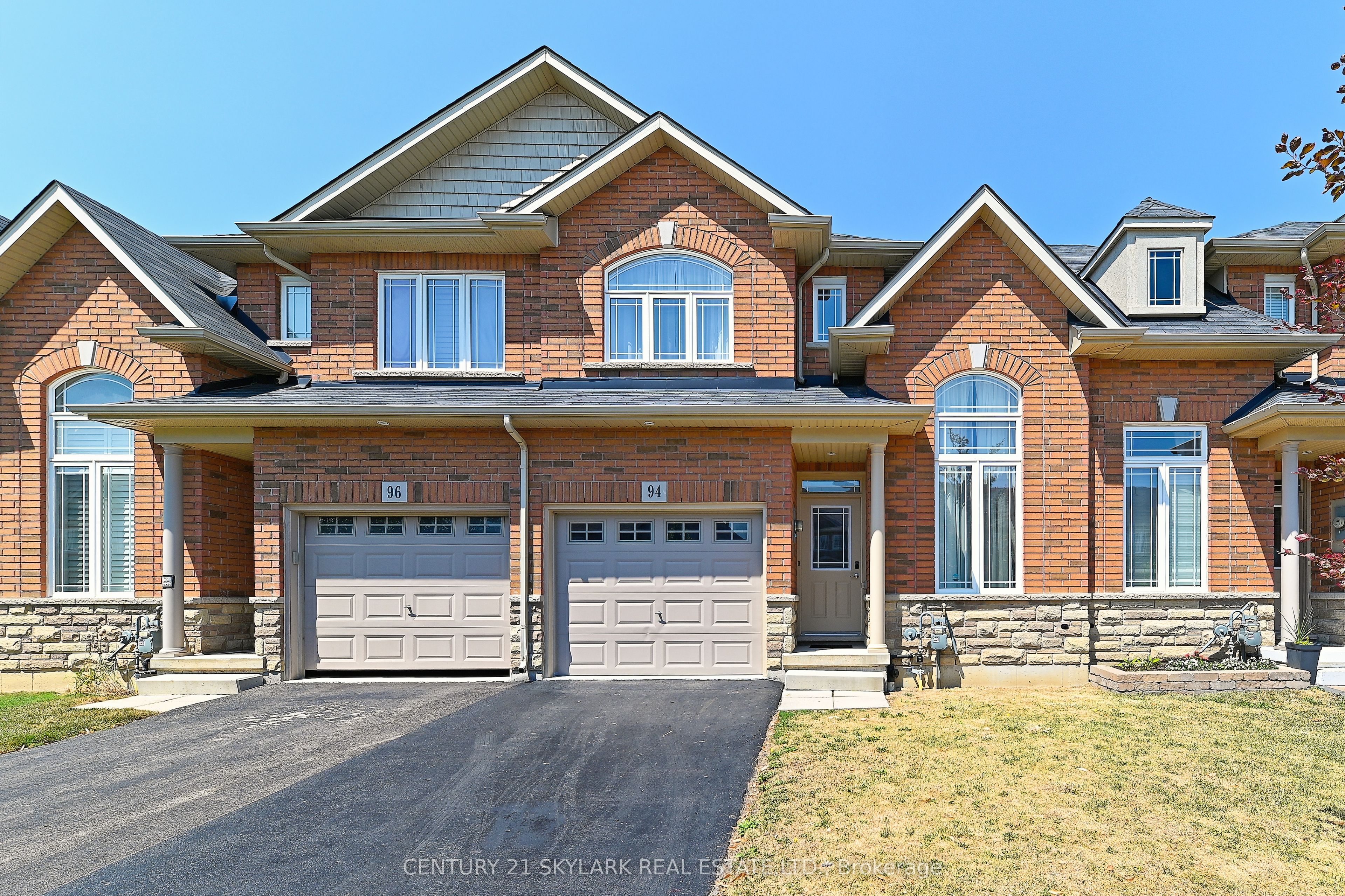 96 CHARLESWOOD Crescent, Hamilton, ON L0R 1P0 photo 2