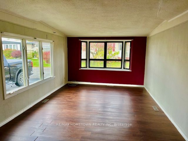 1871 Oxford Avenue 3, Elizabethtown-Kitley, ON K6V 7B5 photo 4