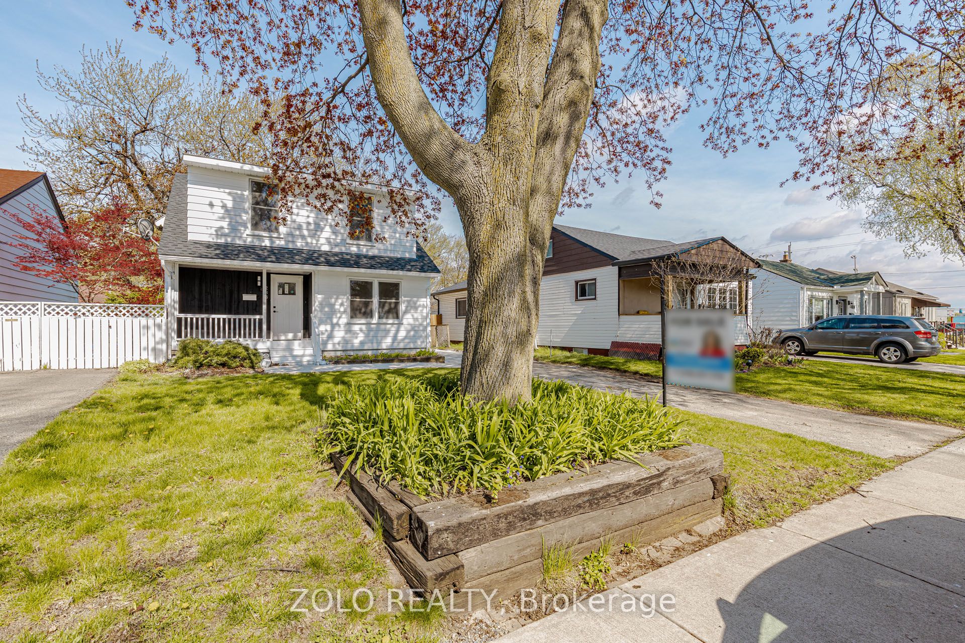 283 Ivon Avenue W, Hamilton, ON L8H 5T3 photo 2