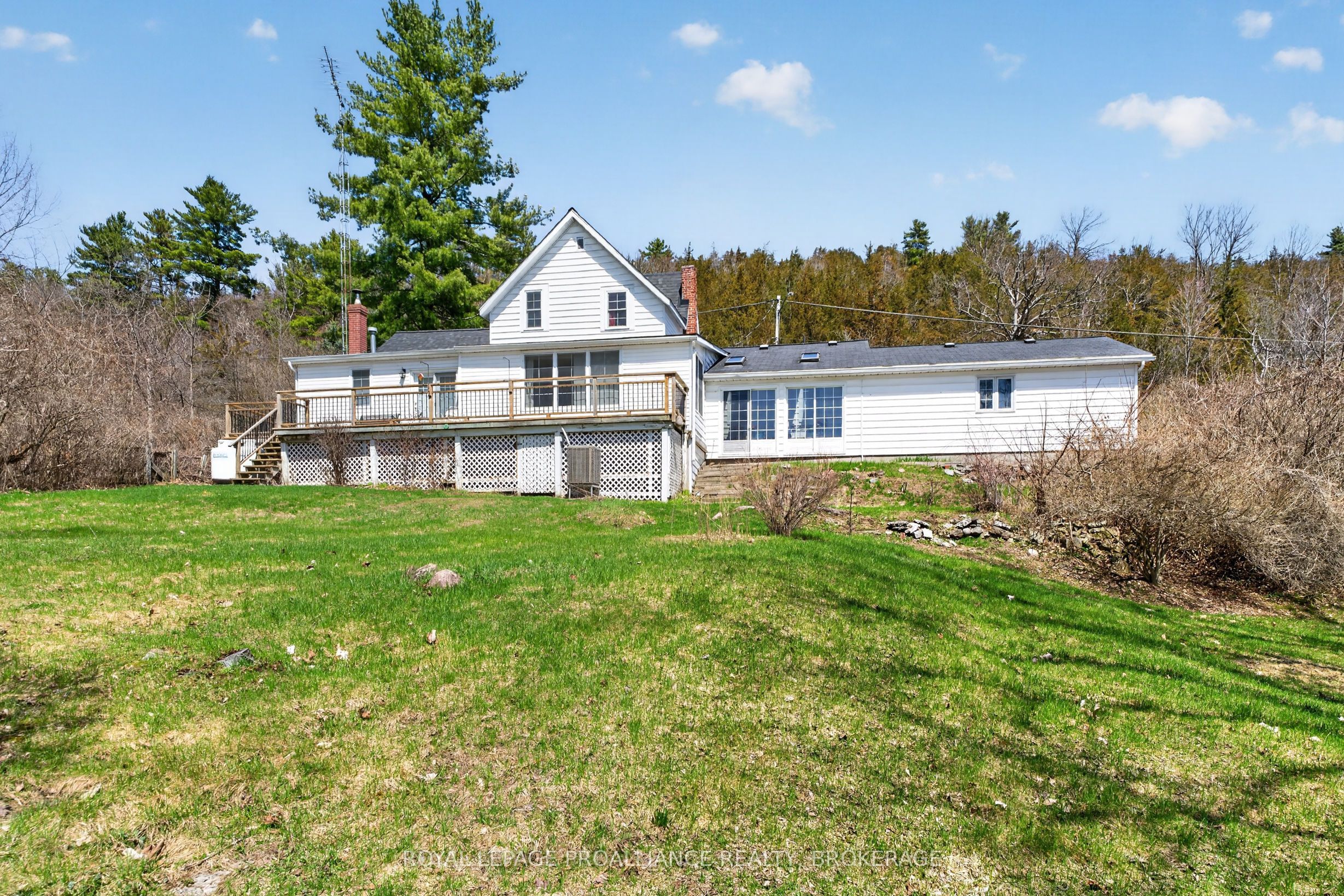 1 Pond Street, Westport, ON K0G 1X0 photo 2