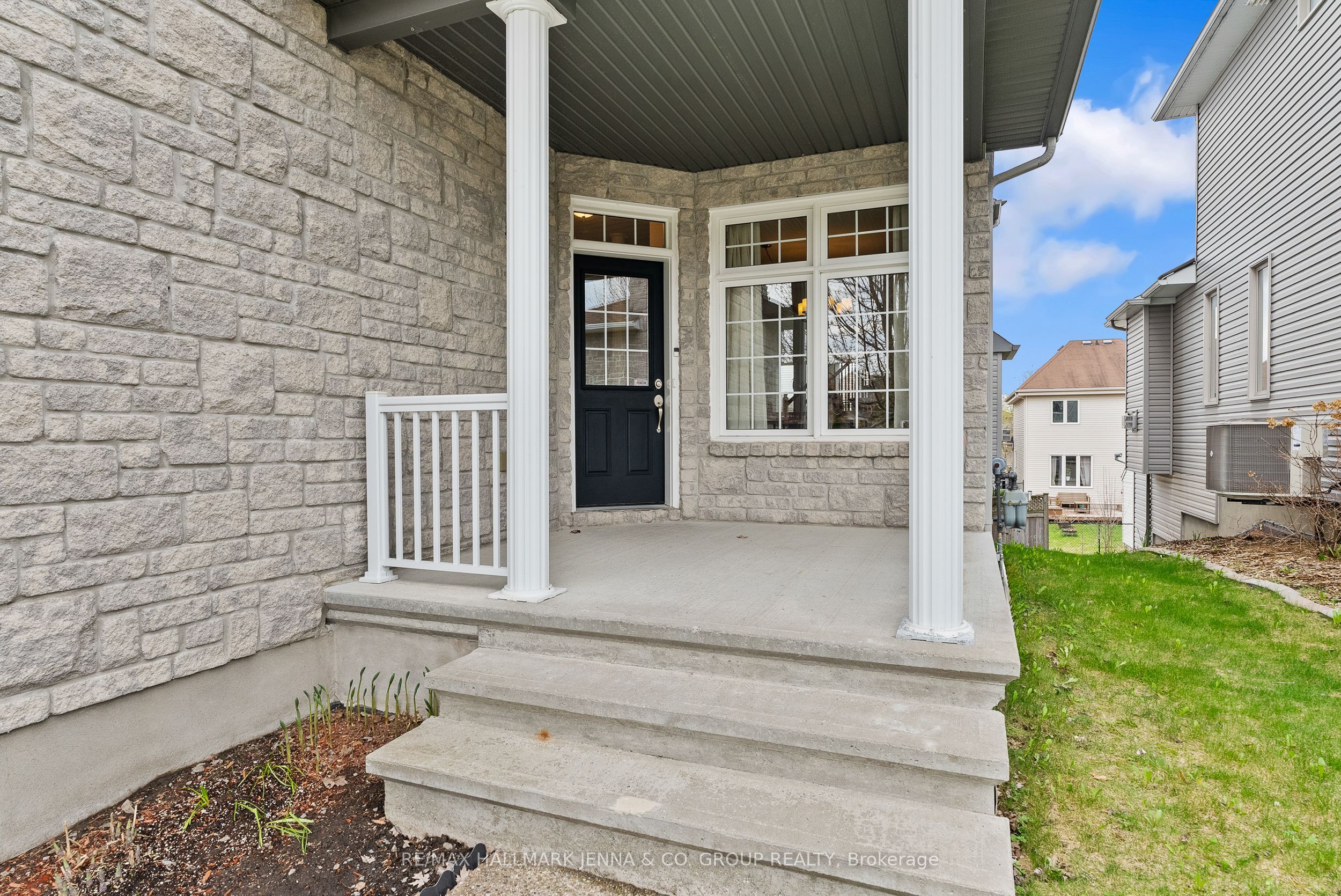 281 Topaze Crescent, Clarence-Rockland, ON K4K 0E7 photo 2