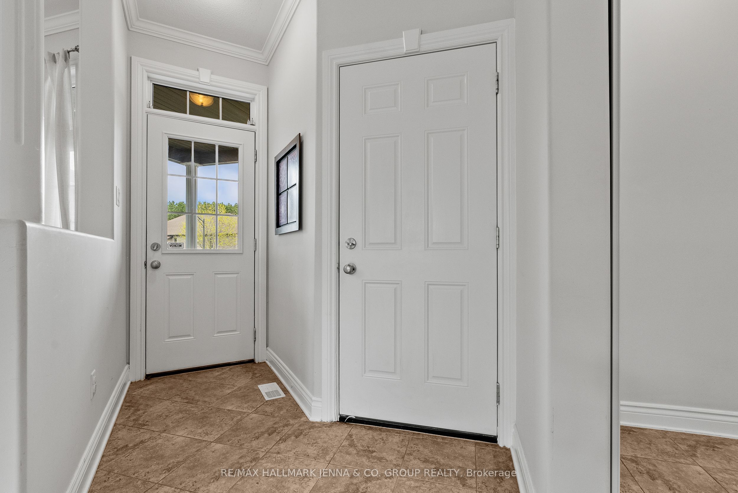 281 Topaze Crescent, Clarence-Rockland, ON K4K 0E7 photo 3