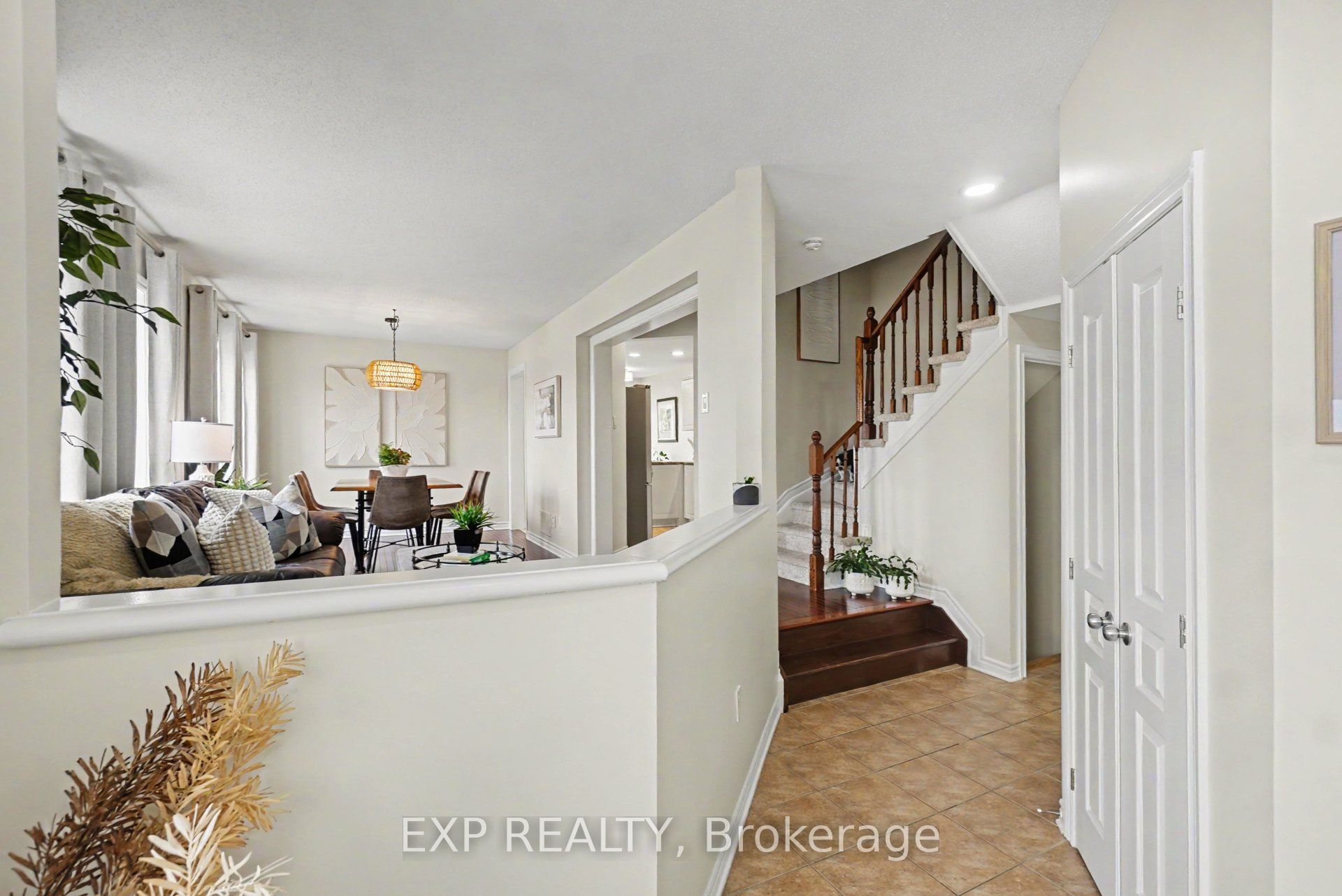2100 Melette Crescent, Orleans - Cumberland and Area, ON K4A 4X2 photo 4