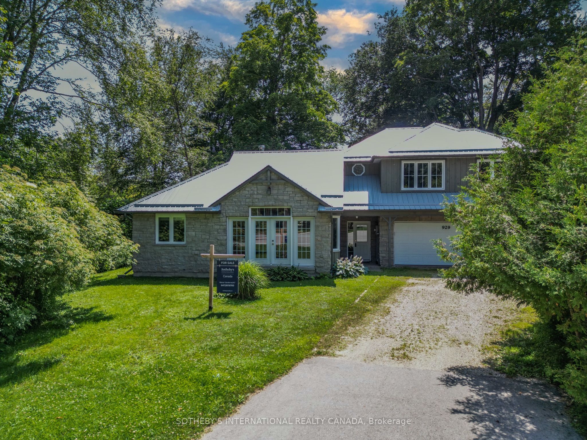 929 Tanglewood Drive, Huron-Kinloss, ON N2Z 2X3 photo 2
