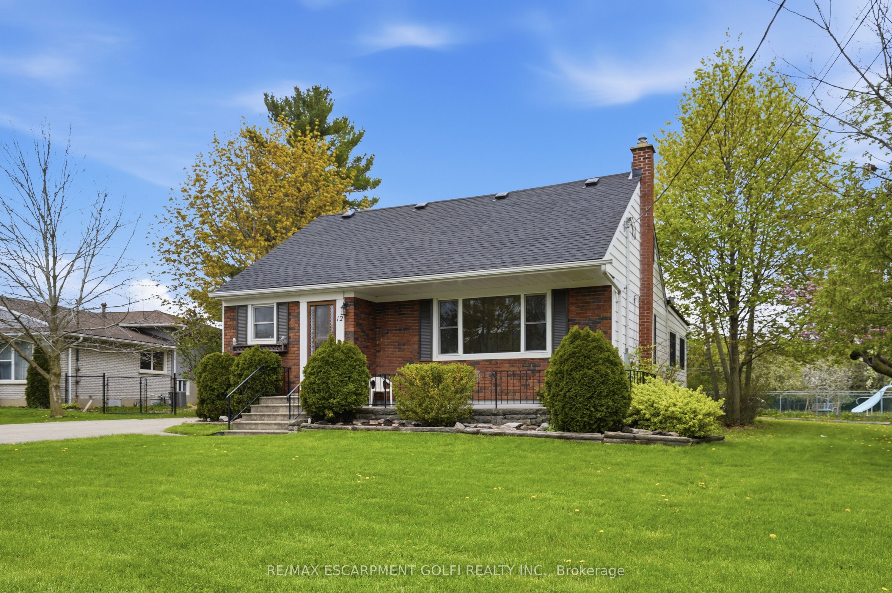 12 Valley Road, St. Catharines, ON L2S 1Y6