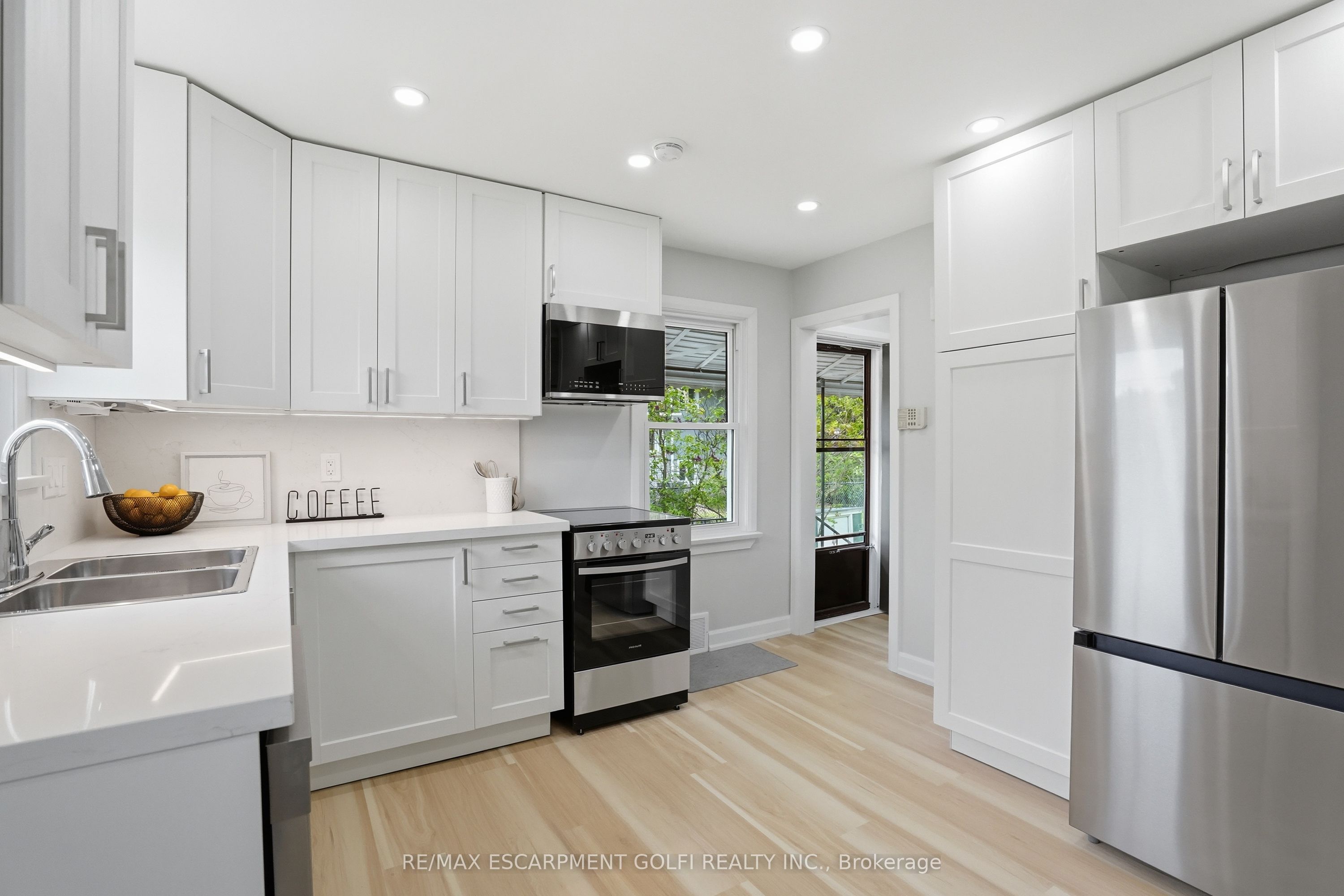 12 Valley Road, St. Catharines, ON L2S 1Y6 photo 5