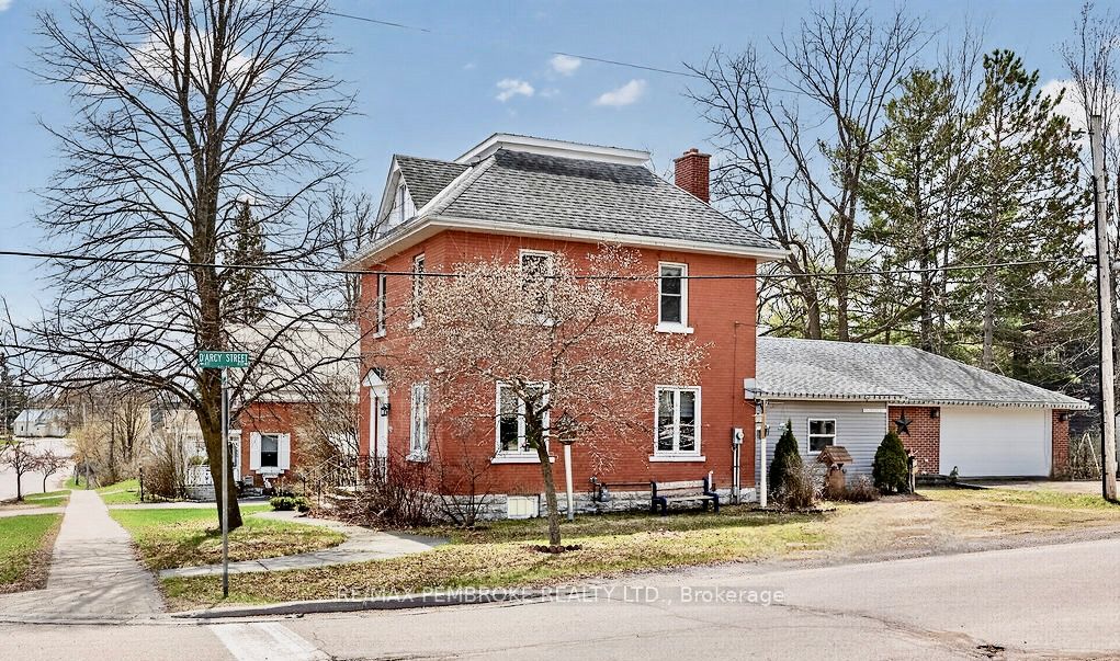 402 Christie Street, Pembroke, ON K8A 4R9 photo 2